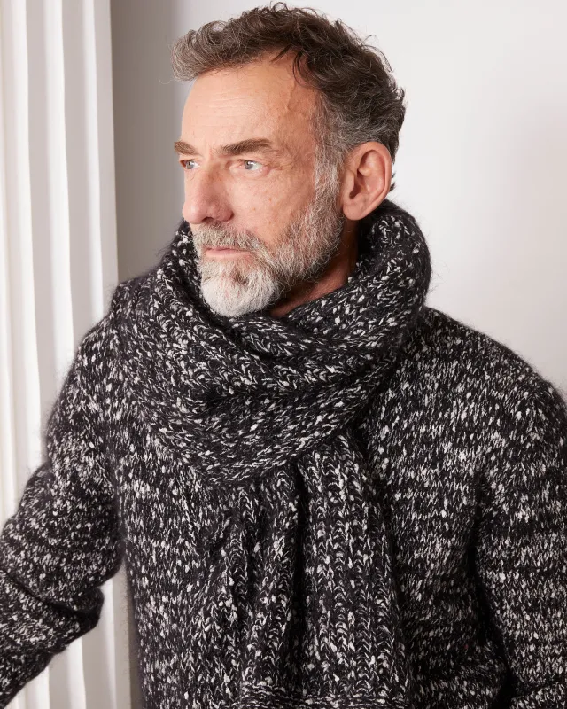 Echarpe sold by Officine Generale