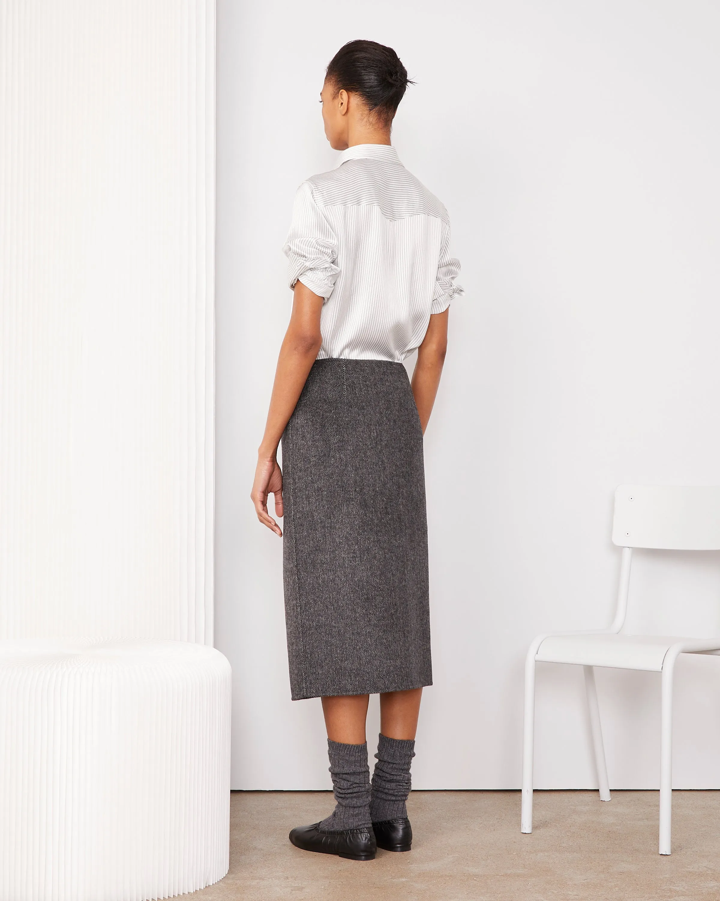 Jupe pietra sold by Officine Generale product image thumbnail 2