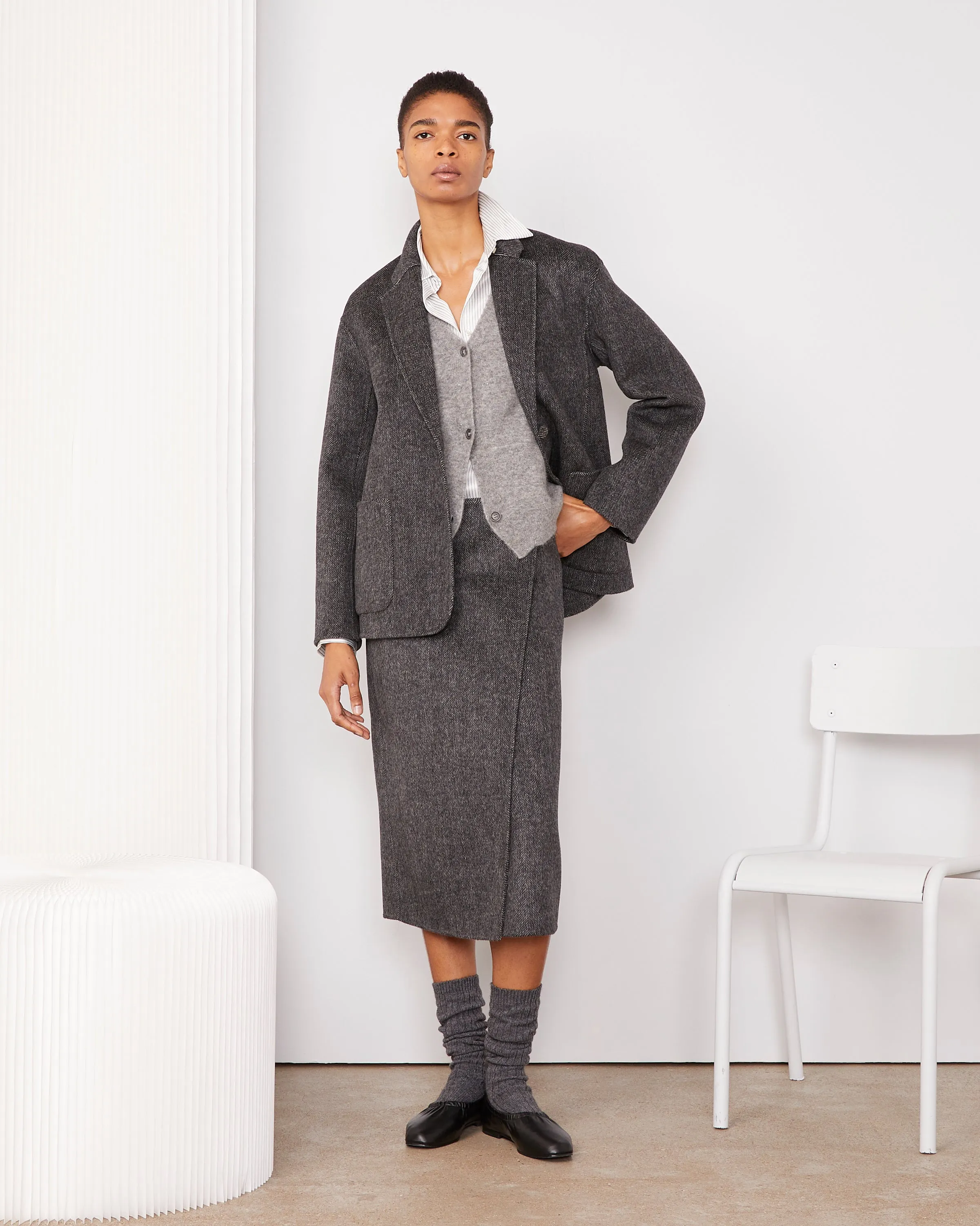 Jupe pietra sold by Officine Generale product image thumbnail 4