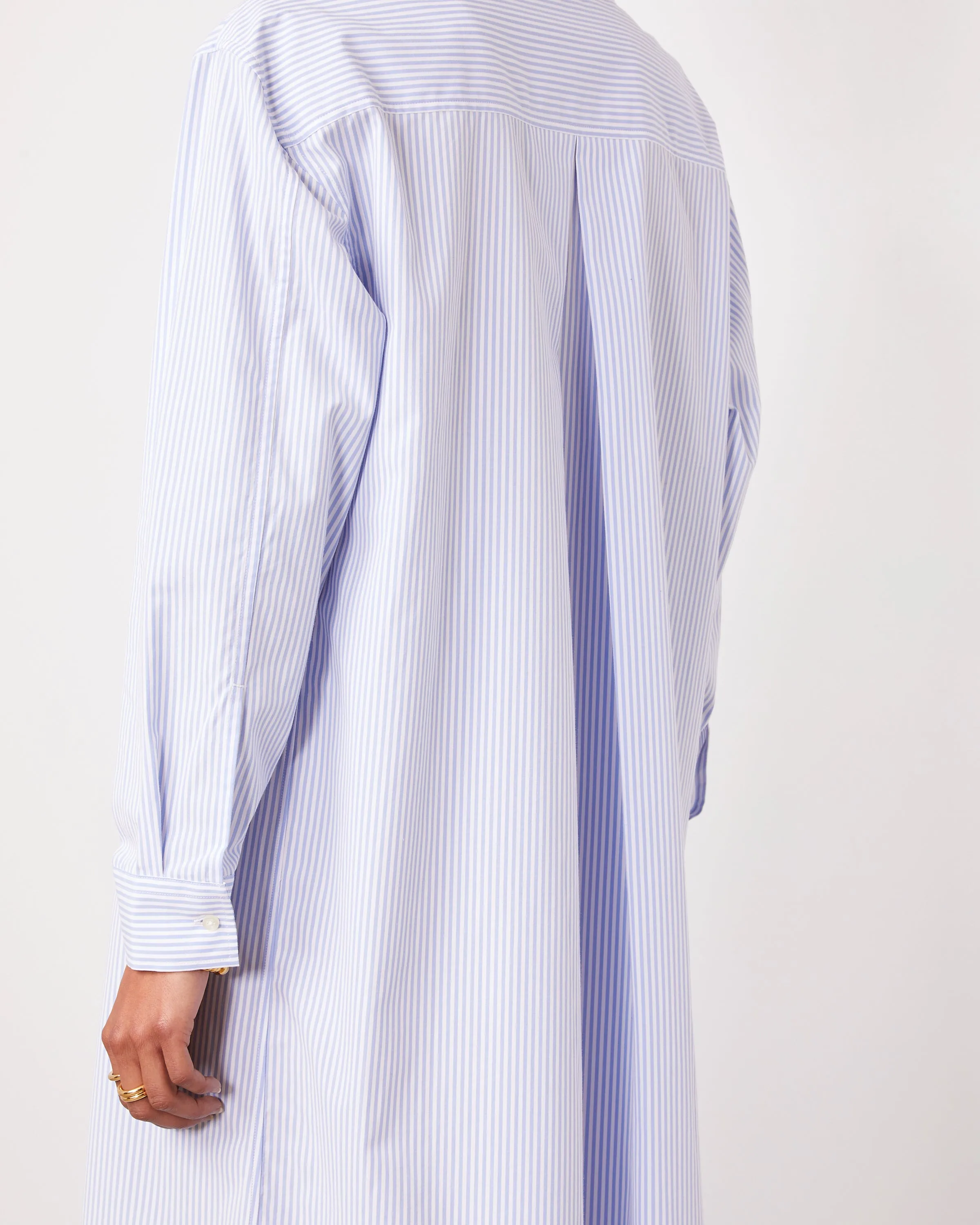 Robe yester sold by Officine Generale product image thumbnail 5