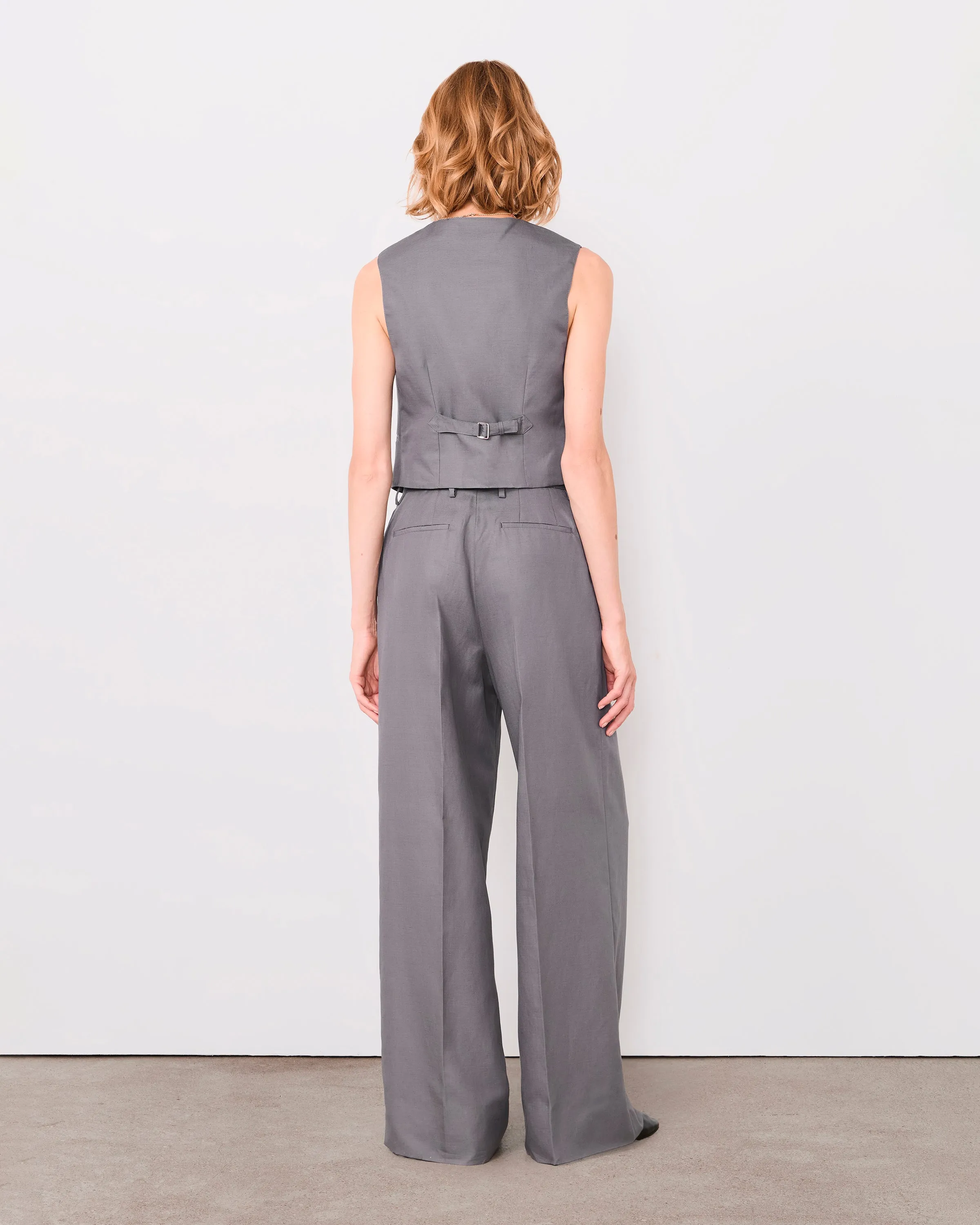 Pantalon rosa sold by Officine Generale product image thumbnail 2