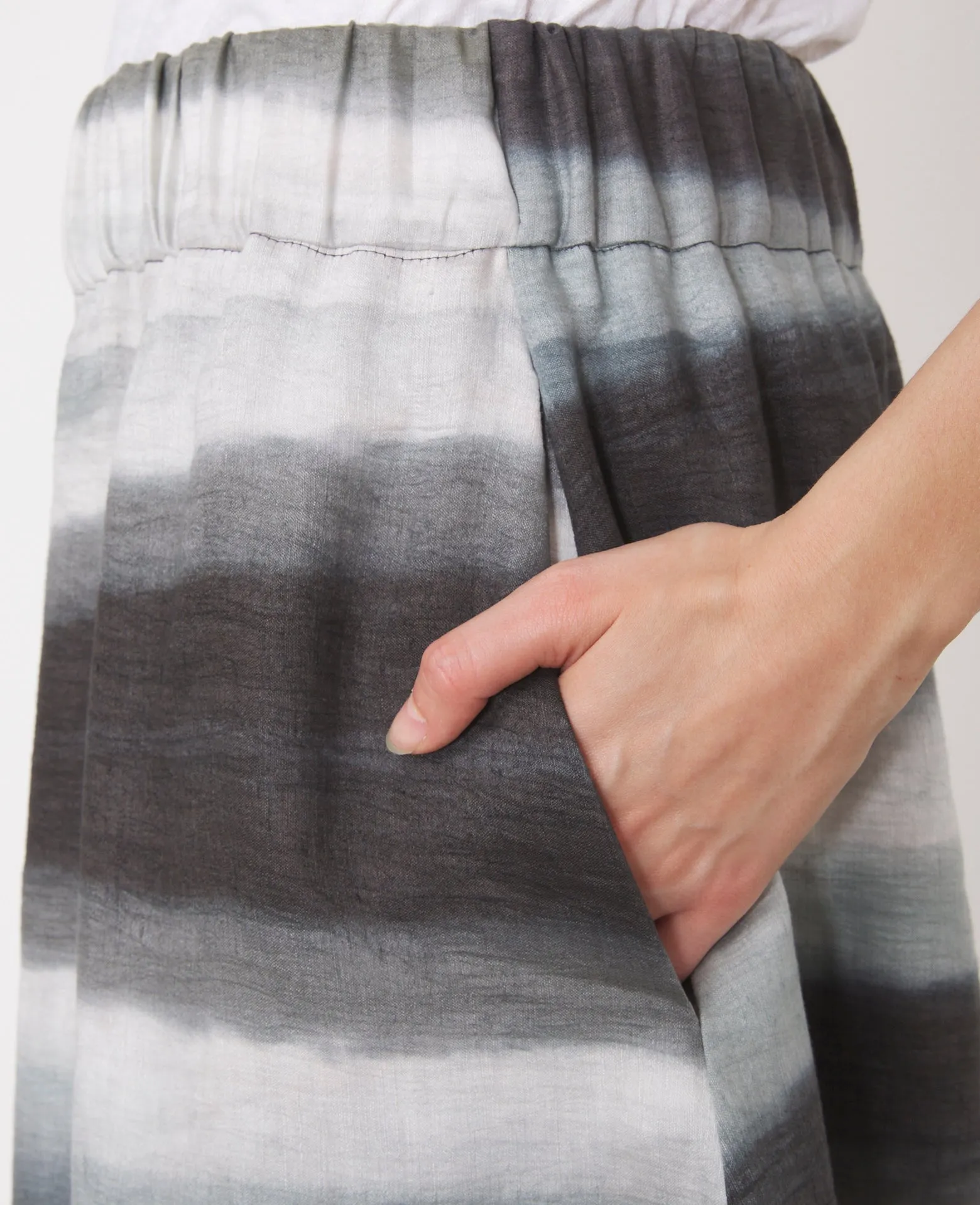 Jupe nell sold by Officine Generale product image thumbnail 4