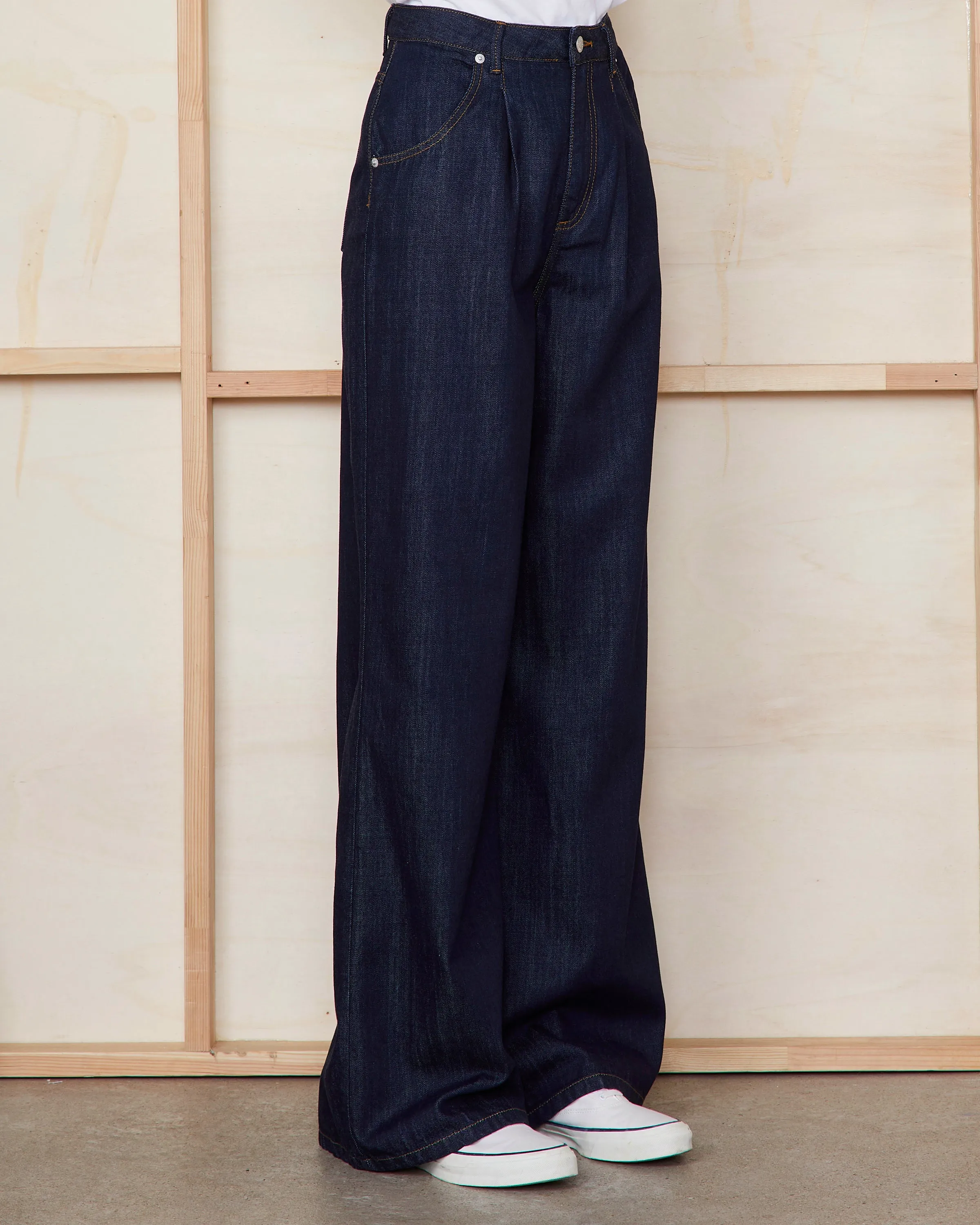 Jean moena sold by Officine Generale product image thumbnail 3