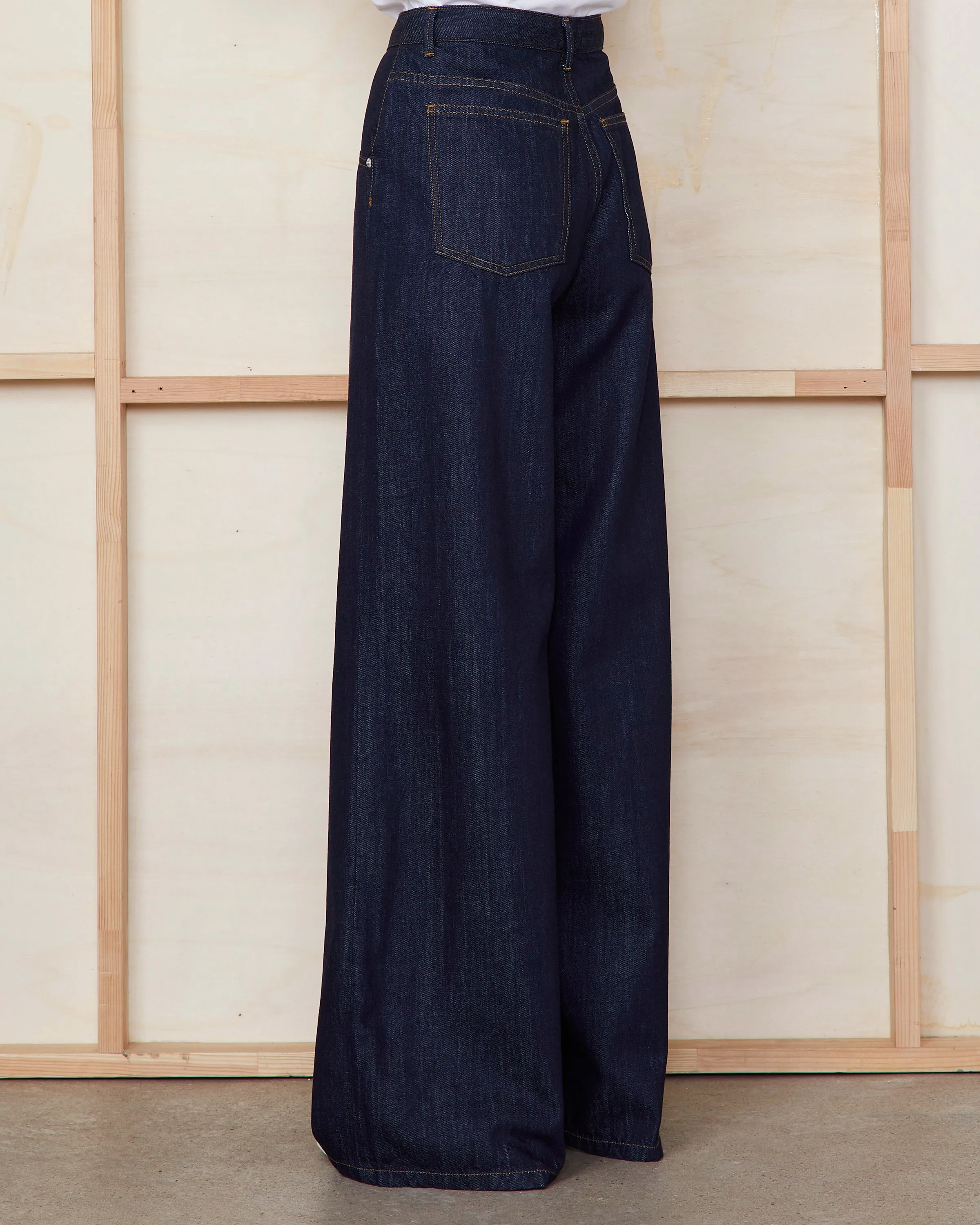 Jean moena sold by Officine Generale product image thumbnail 4