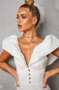 Coast Shell Choker Necklace in Gold sold by Oh Polly