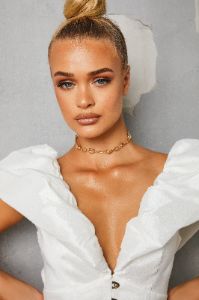 Coast Shell Choker Necklace in Gold sold by Oh Polly