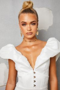 Coast Shell Choker Necklace in Gold sold by Oh Polly
