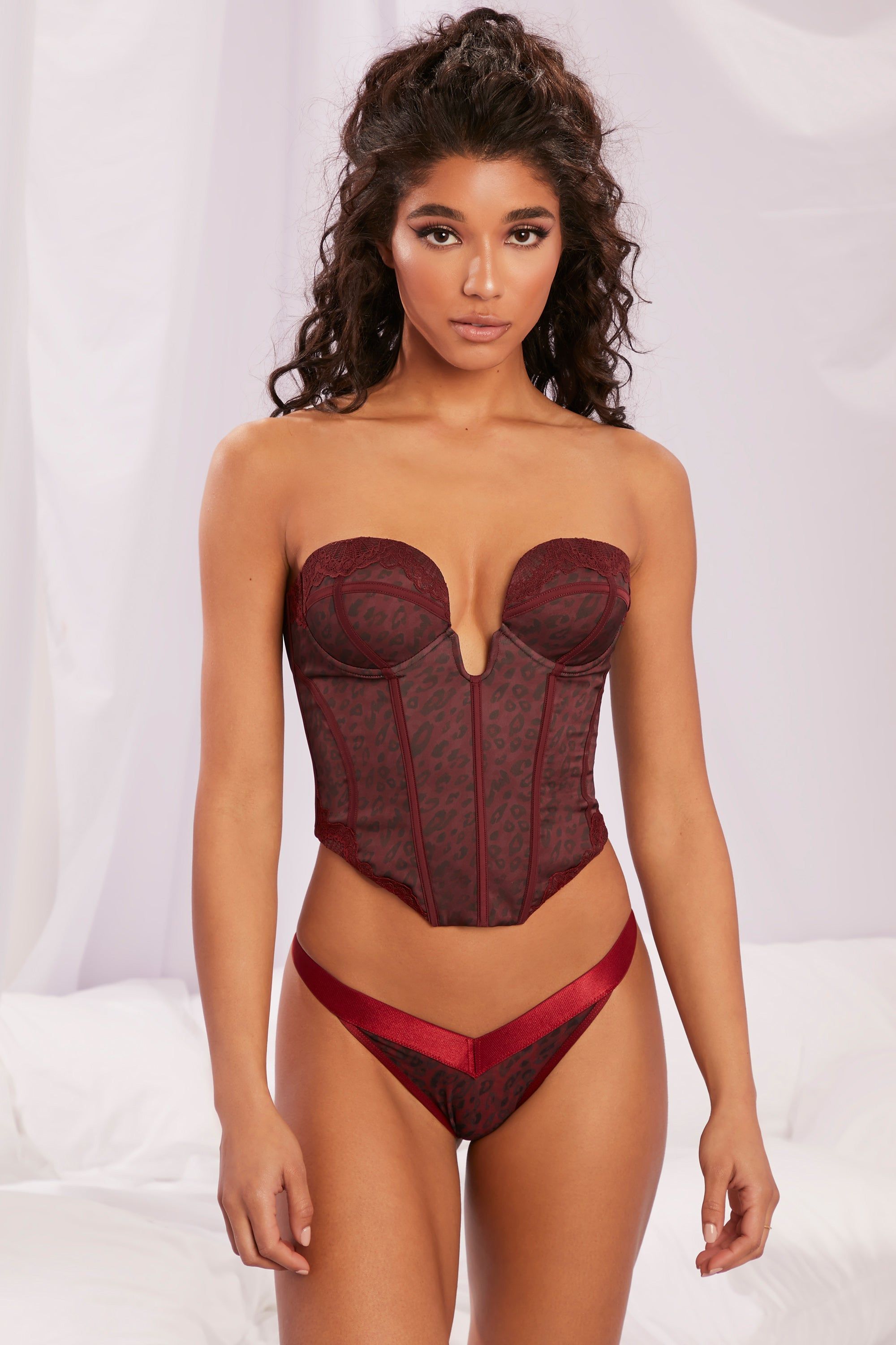 Plunge Neck Lace Trim Corset Crop Top in Burgundy sold by Oh Polly product image thumbnail 4