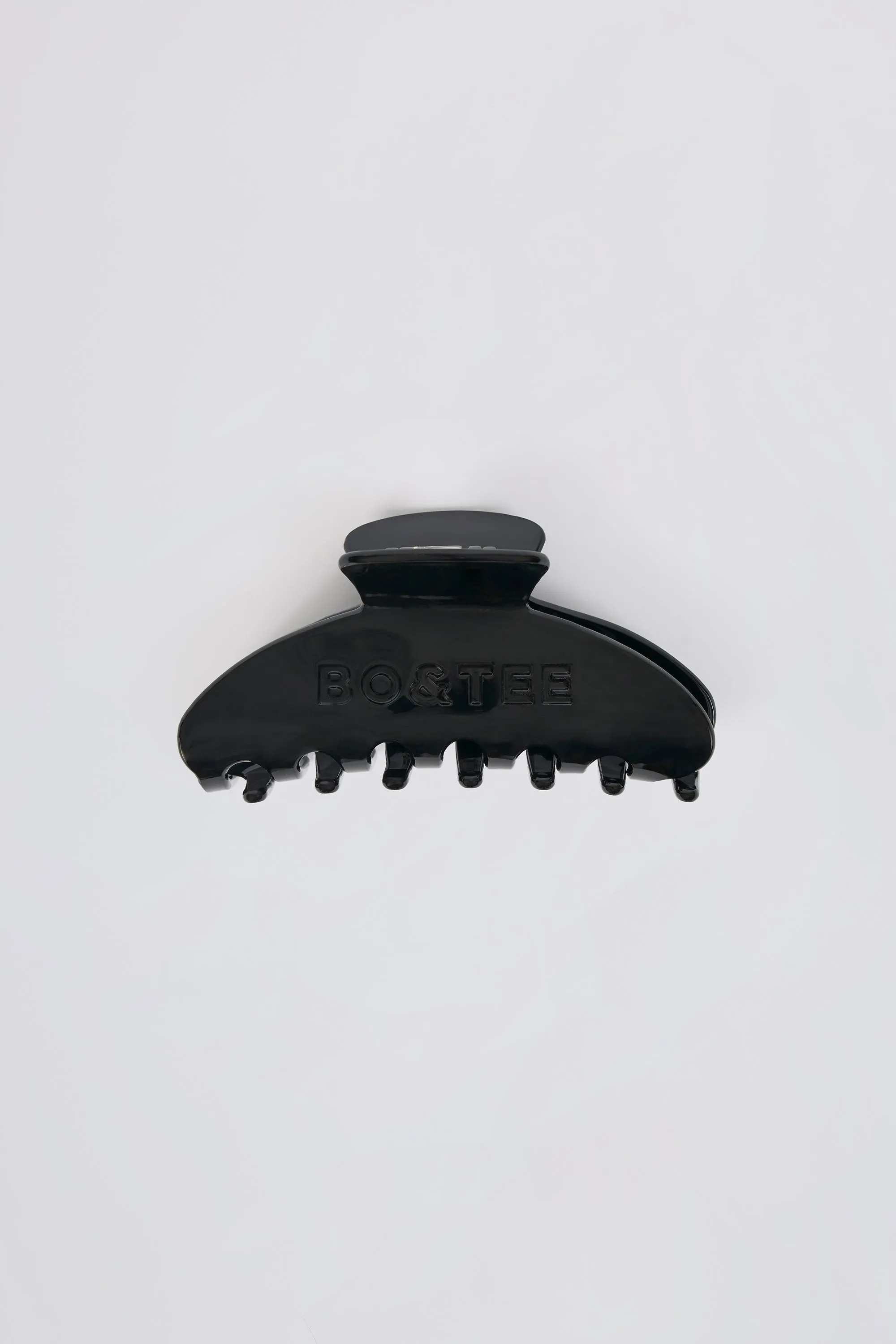 Medium Claw Clip in Black sold by Oh Polly product image thumbnail 4