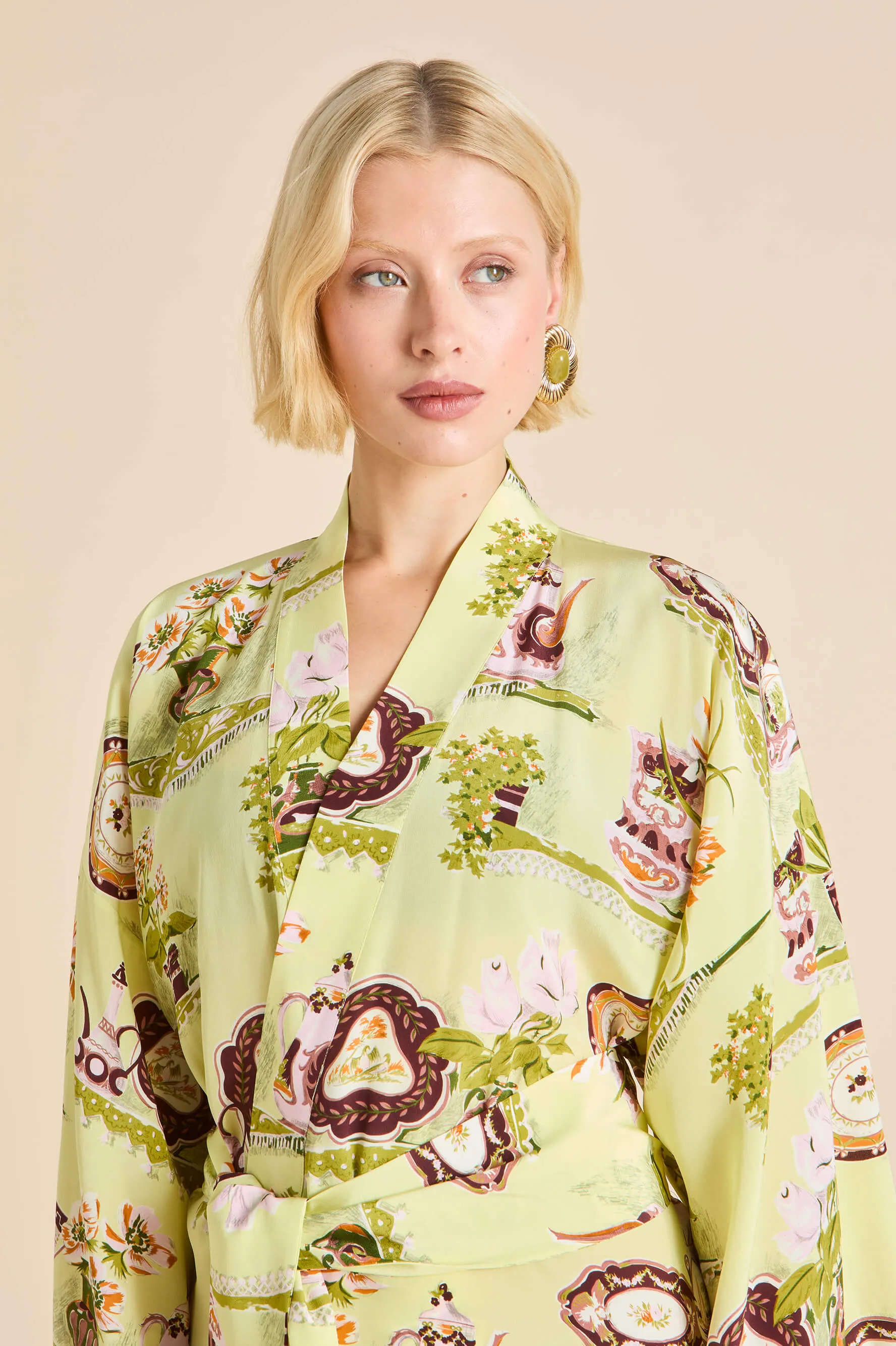 Amaya Aulenti Green Plate Robe in Silk Crêpe de Chine sold by Olivia von Halle product image thumbnail 3