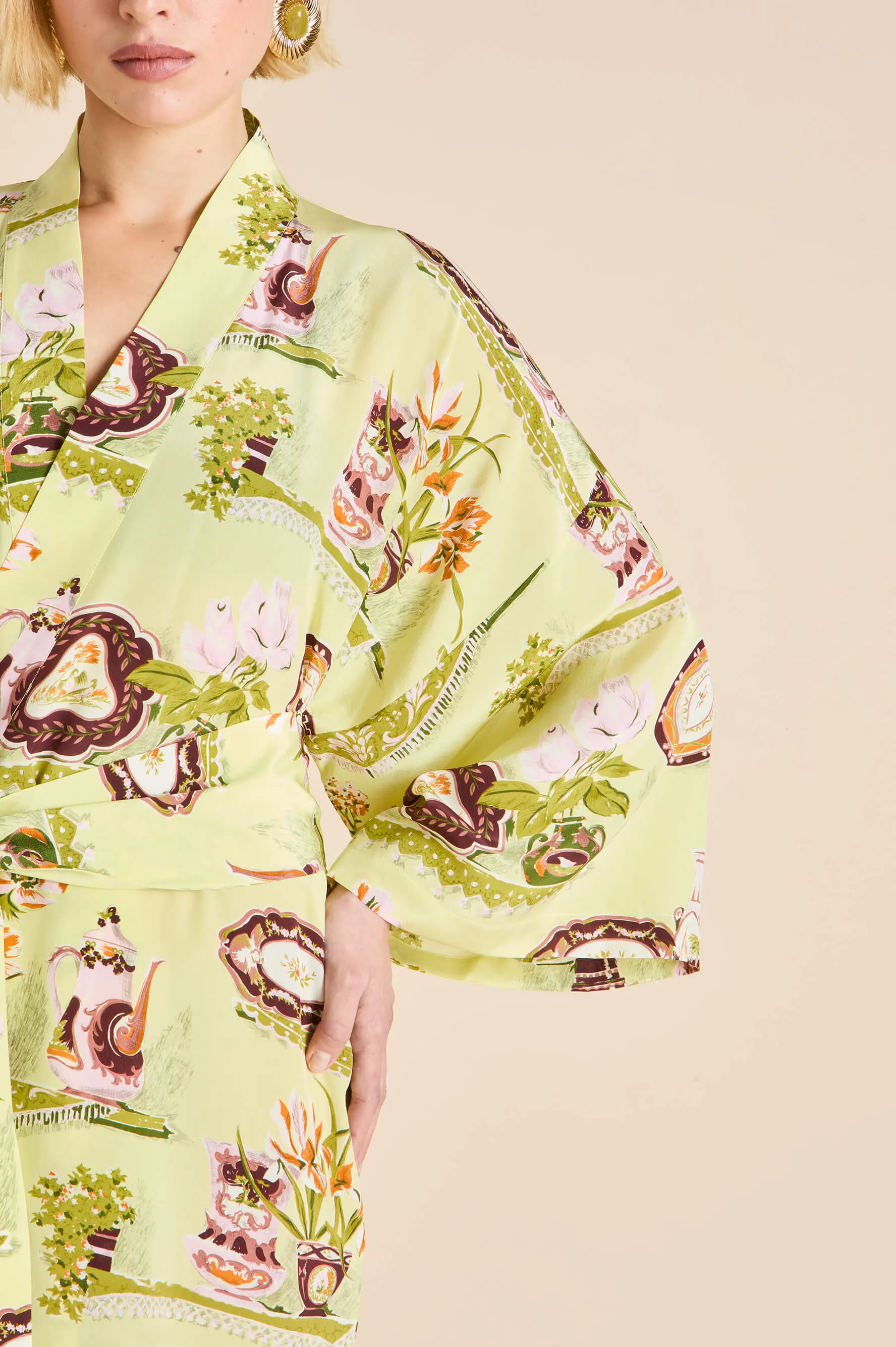 Amaya Aulenti Green Plate Robe in Silk Crêpe de Chine sold by Olivia von Halle product image thumbnail 4