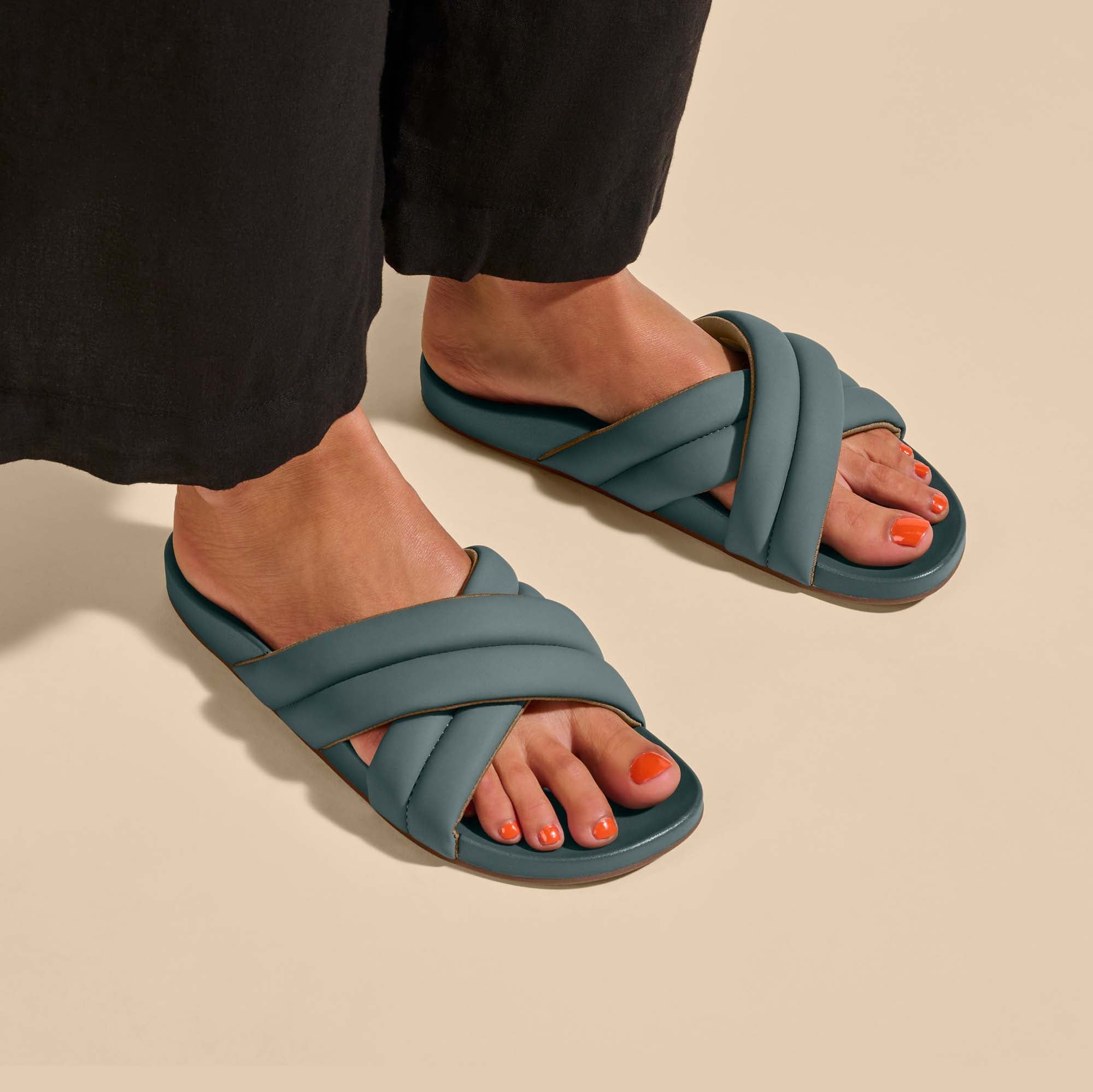 Hila - Star Pine sold by OluKai product image thumbnail 2