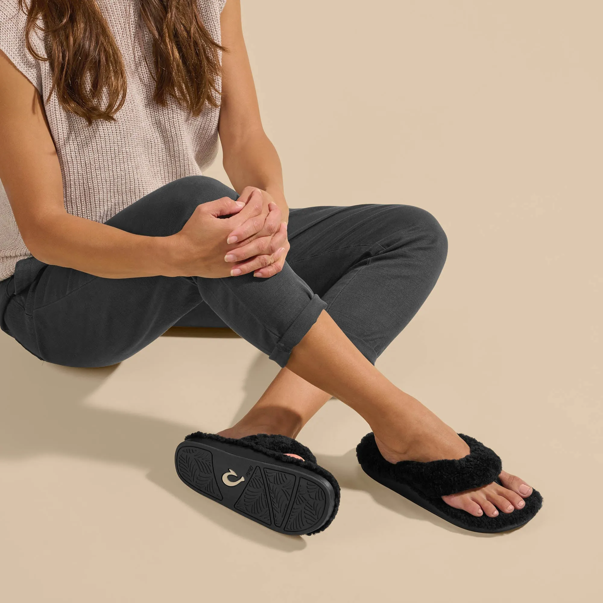 Kīpe'a Heu - Black sold by OluKai product image thumbnail 4