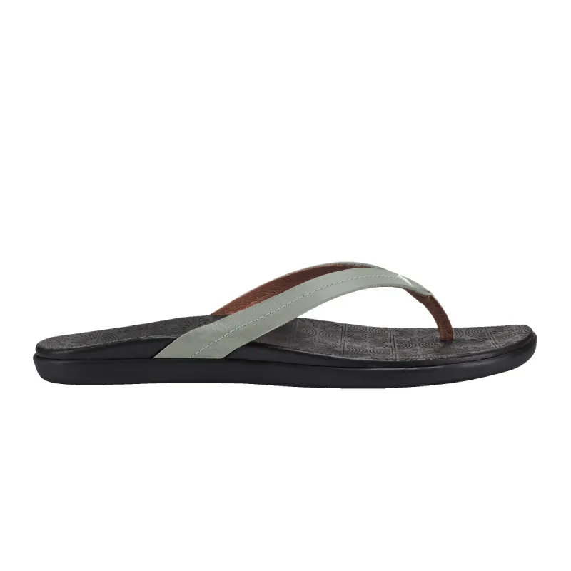 Honu - Mist / Black made by OluKai