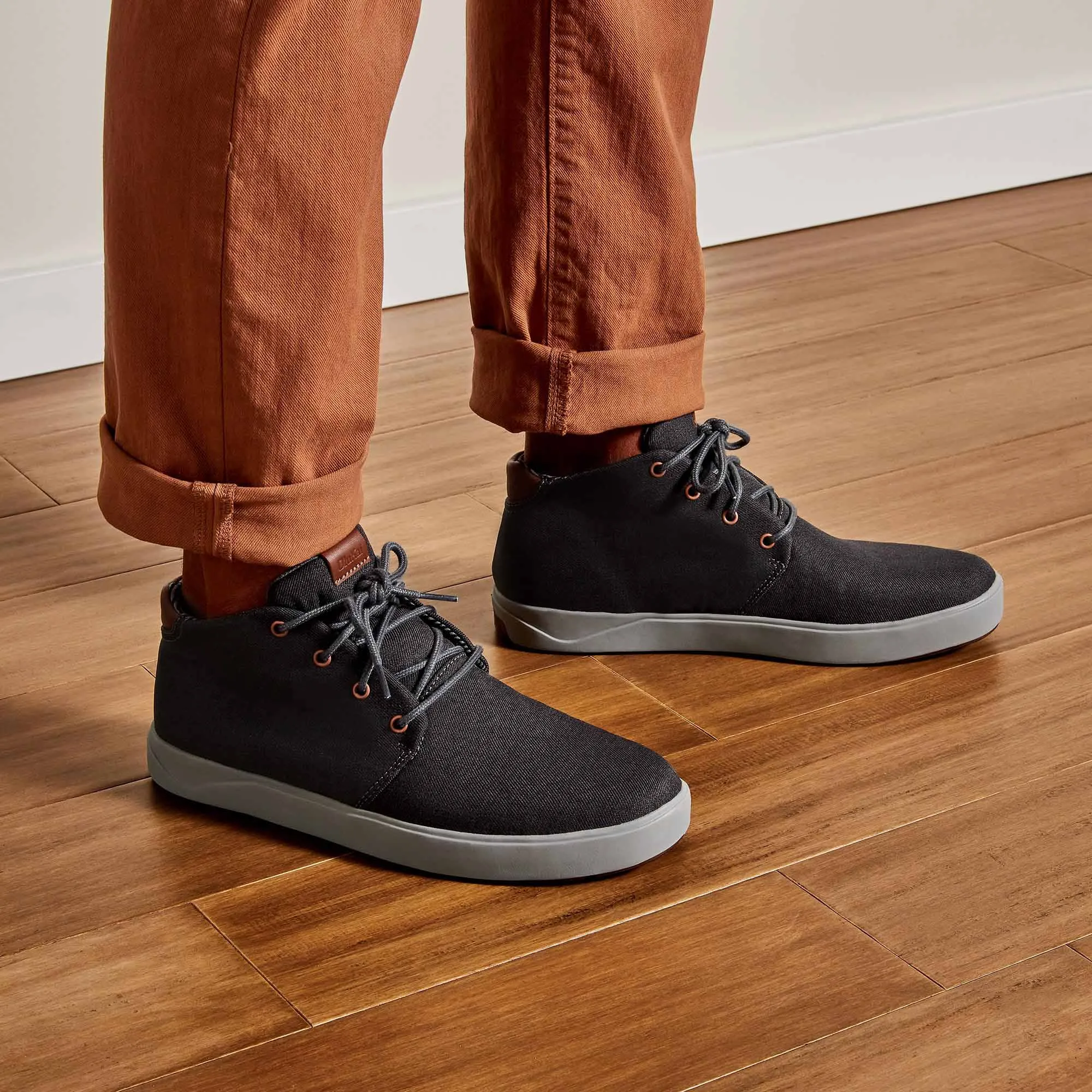 Nānā Hele Wai‘apo - Dark Shadow sold by OluKai product image thumbnail 2