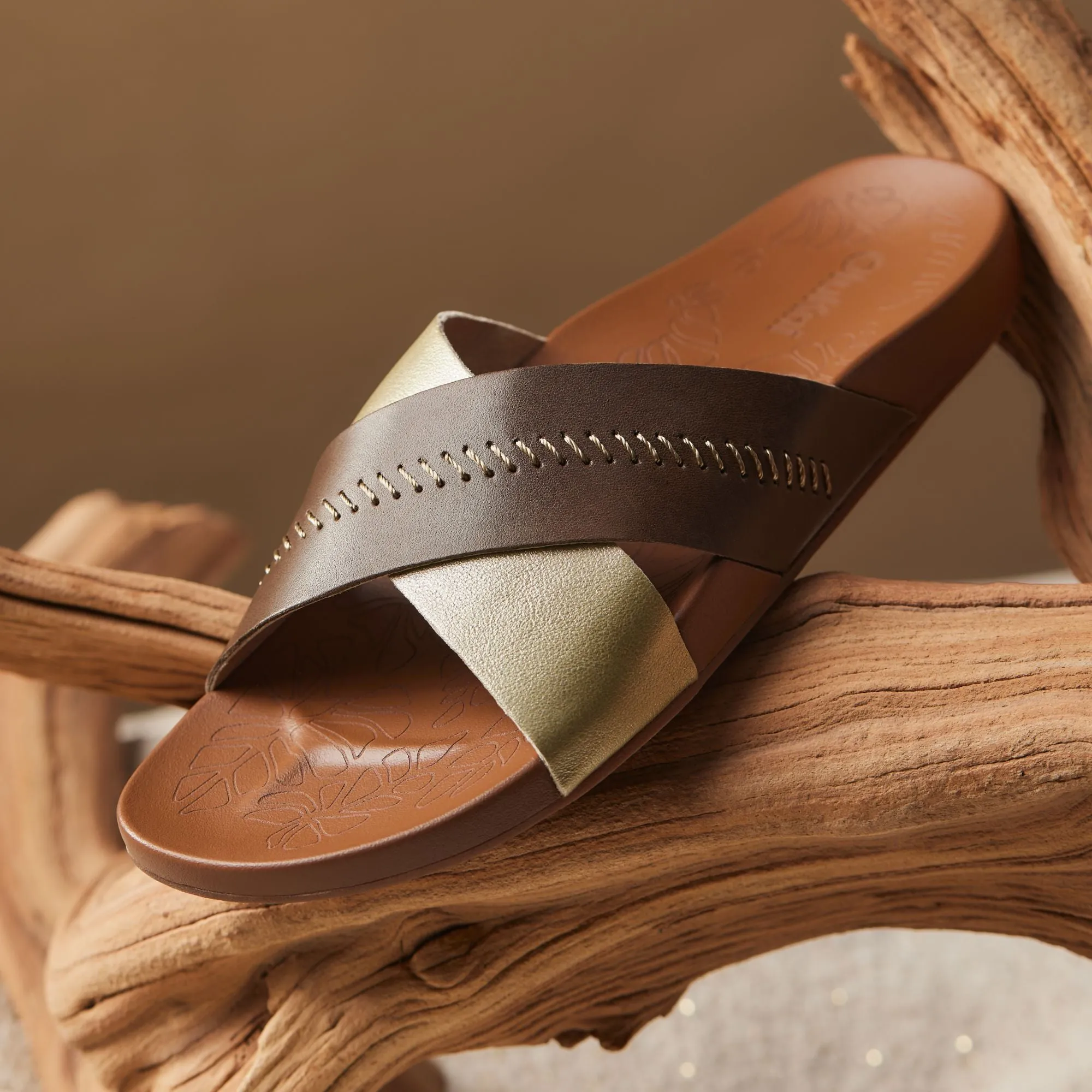 Kīpe‘a ‘Olu - Wheat Gold / Toffee sold by OluKai product image thumbnail 2