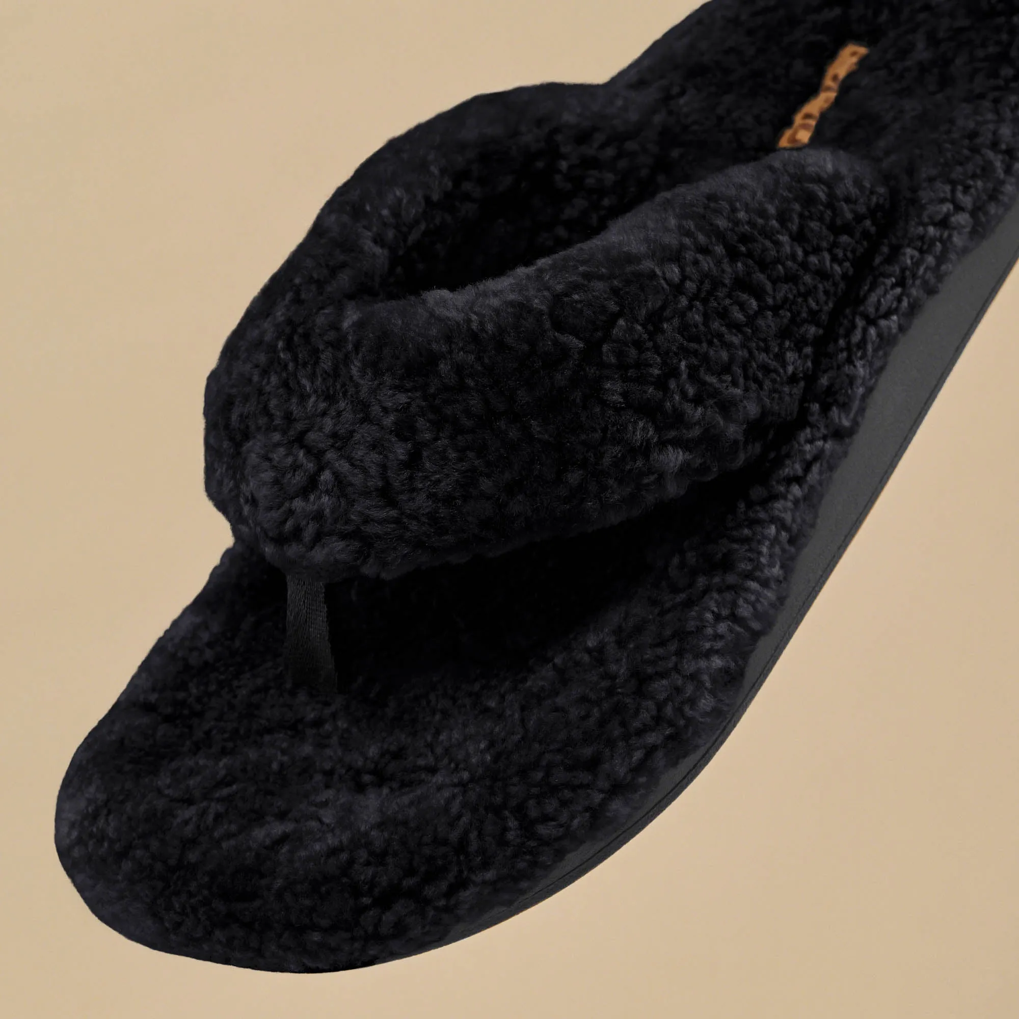 Kīpe'a Heu - Black sold by OluKai product image thumbnail 2