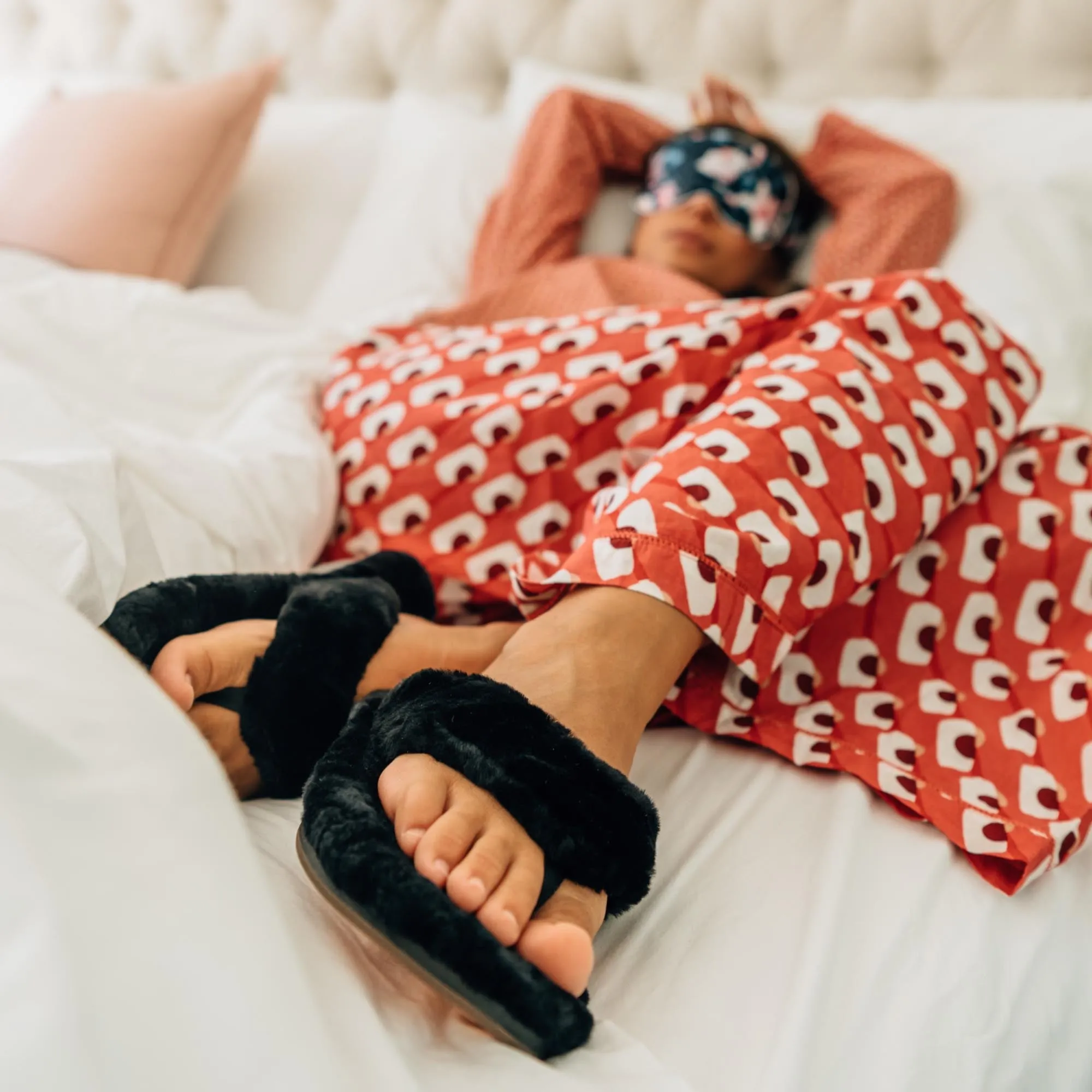 Kīpe'a Heu - Black sold by OluKai product image thumbnail 3