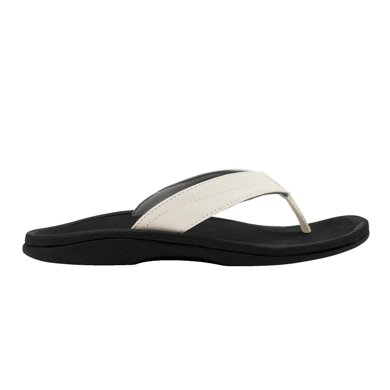 ‘Ohana - Bright White / Black sold by OluKai