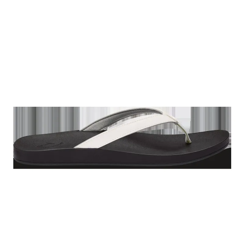 Puawe - White / Black sold by OluKai