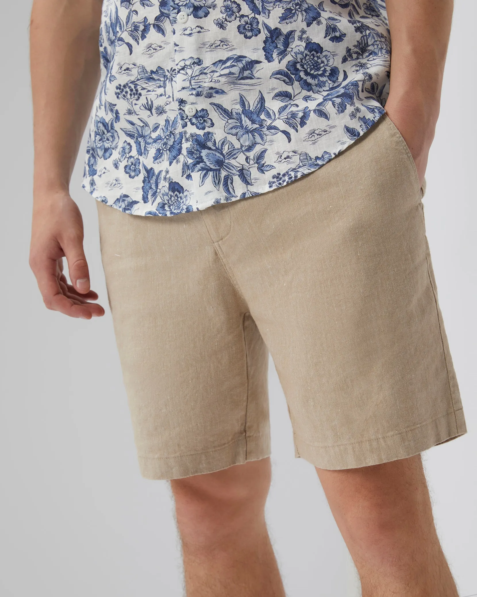 4-way Stretch Hybrid Walk Short 7" sold by Onia product image thumbnail 4