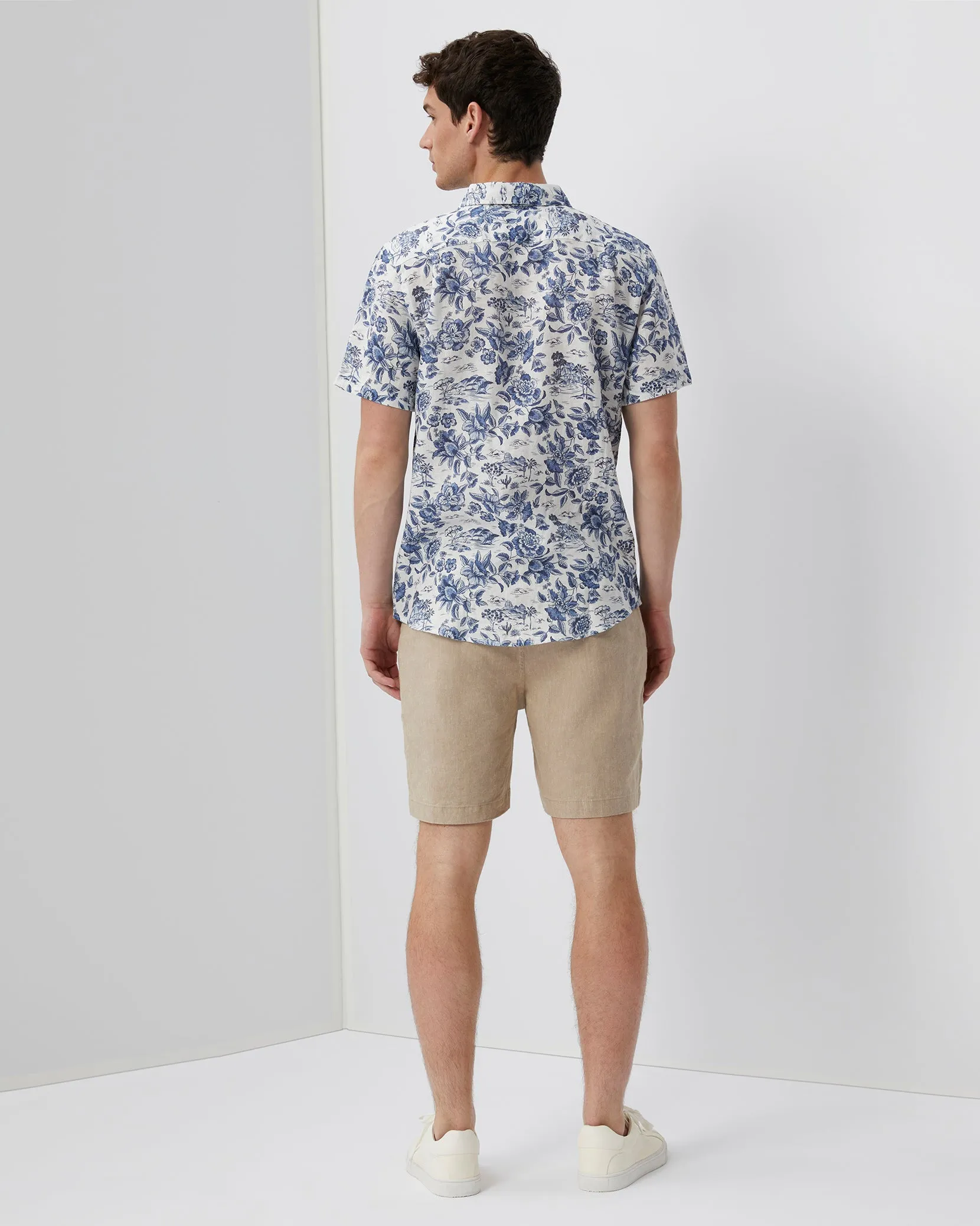 4-way Stretch Hybrid Walk Short 7" sold by Onia product image thumbnail 5