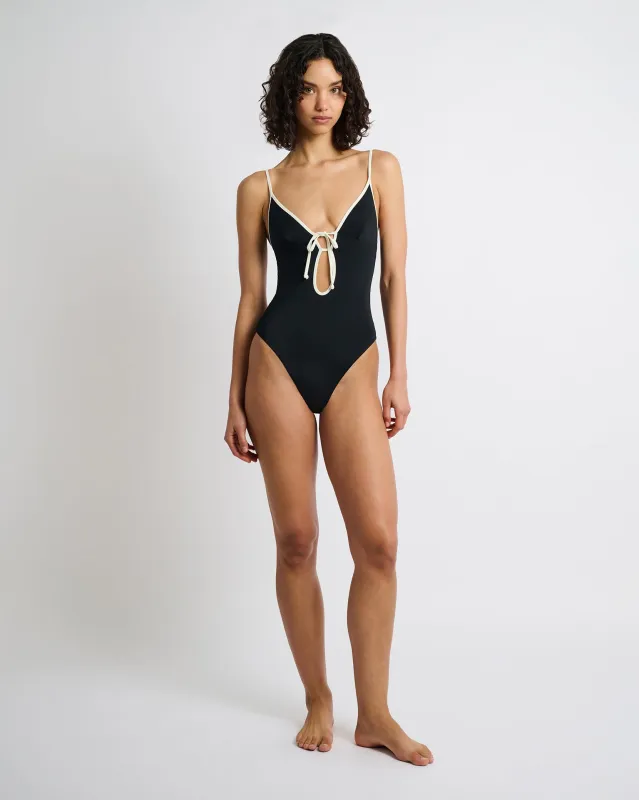 Soleil One Piece sold by Onia