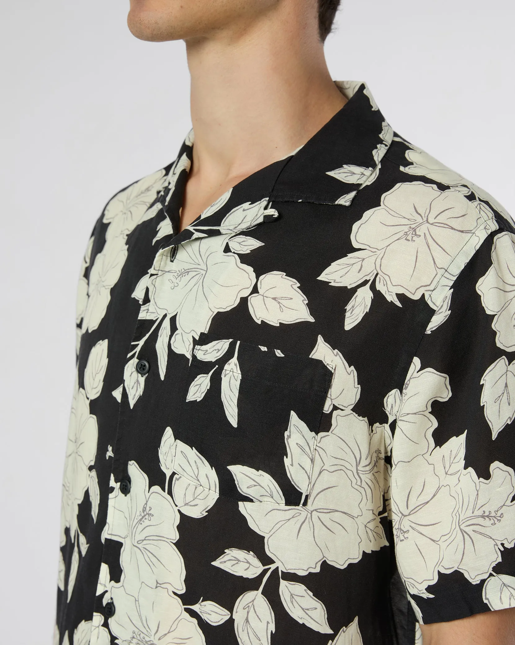 Air Linen Convertible Vacation Shirt sold by Onia product image thumbnail 4