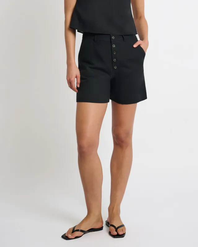 Air Linen Boyfriend Short made by Onia
