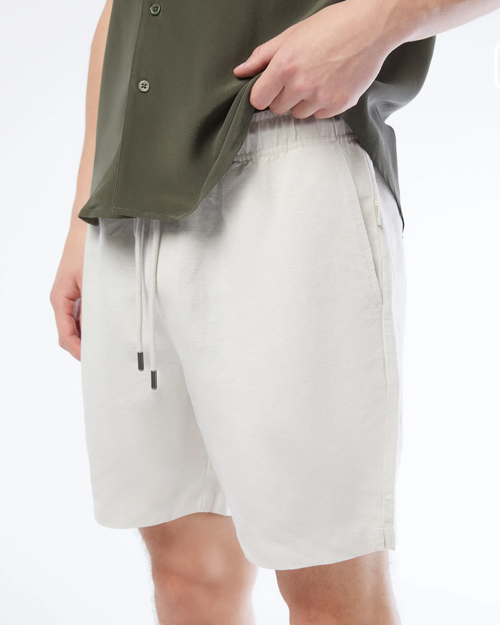 Air Linen Pull-on Short 6" sold by Onia product image thumbnail 3