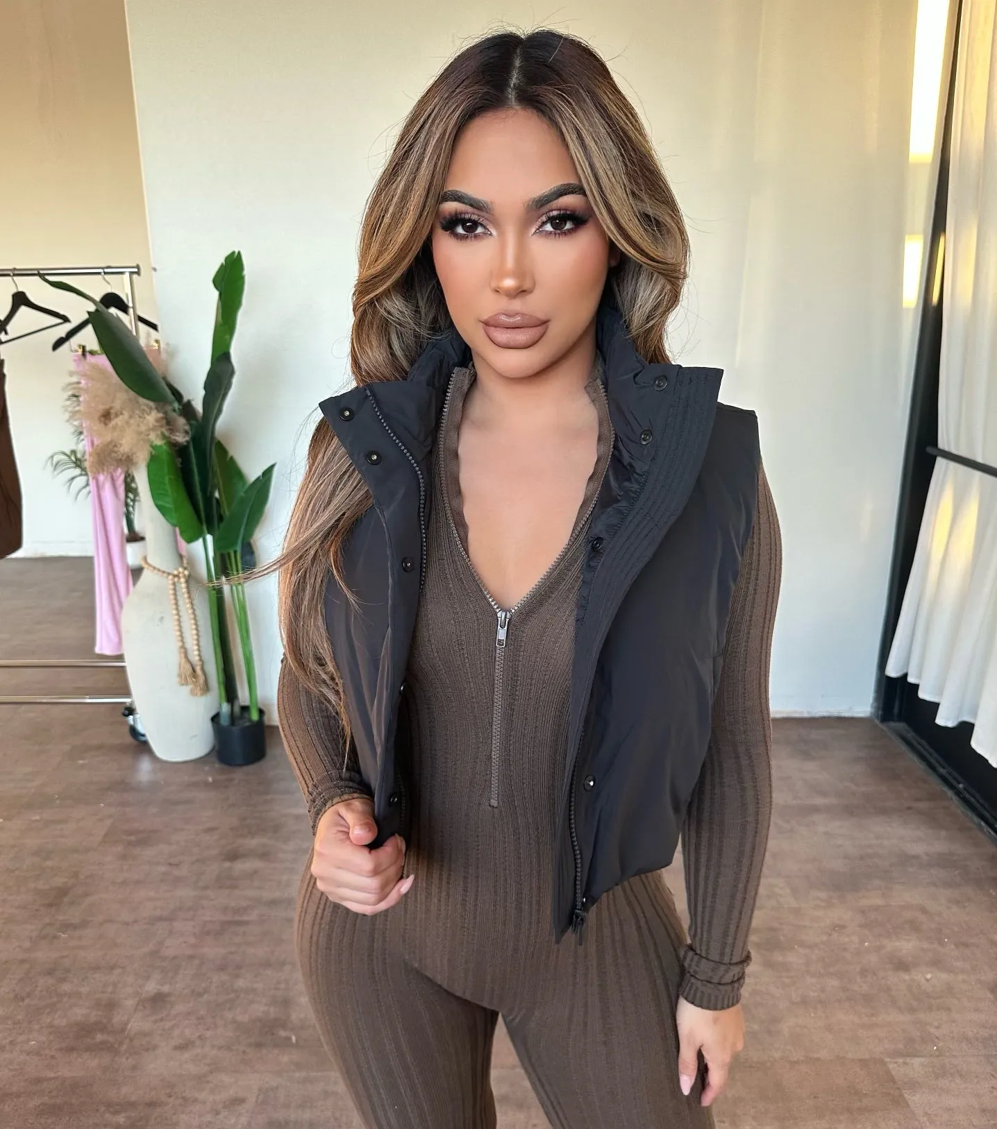 Perla Puffer Vest (Black) sold by OOTDFash