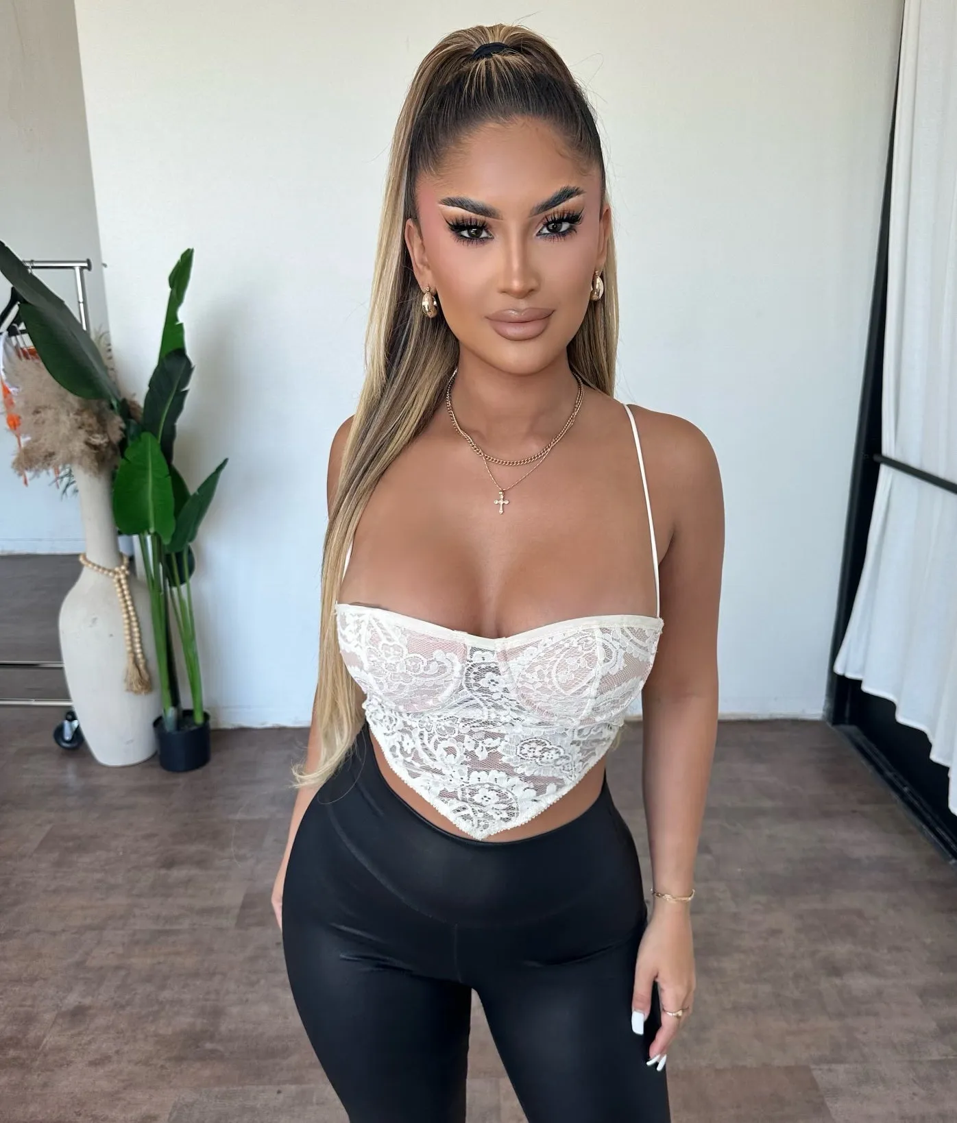 Shanon Top (Cream) sold by OOTDFash