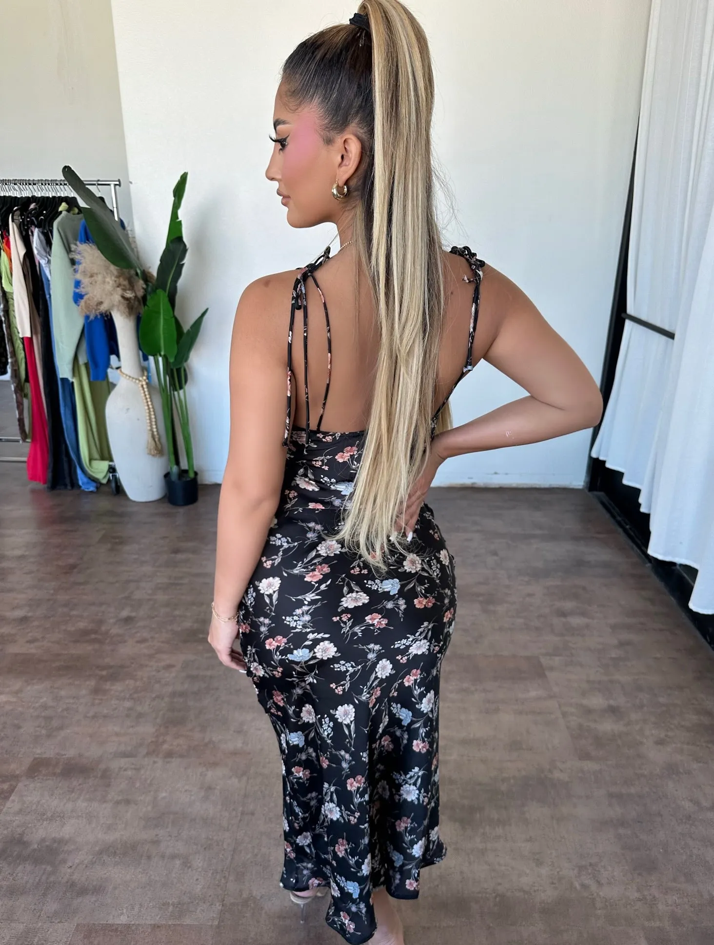 Maire Dress (Black) sold by OOTDFash product image thumbnail 2