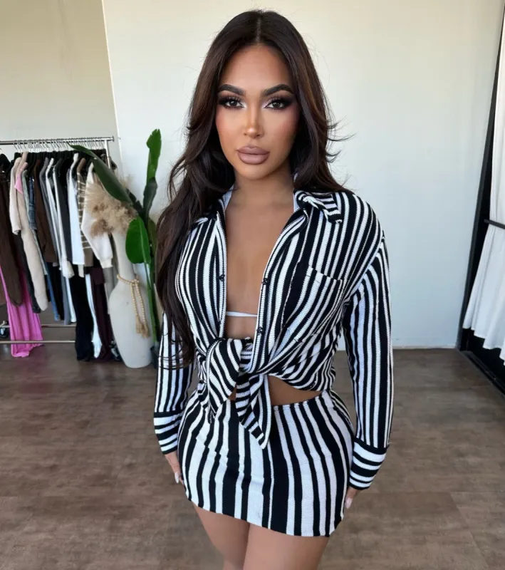 Skye Top (Black/White) sold by OOTDFash