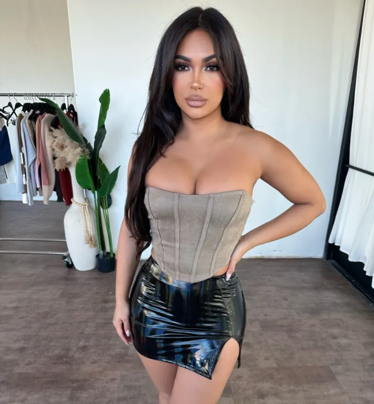 Vanessa Skirt (Black) sold by OOTDFash