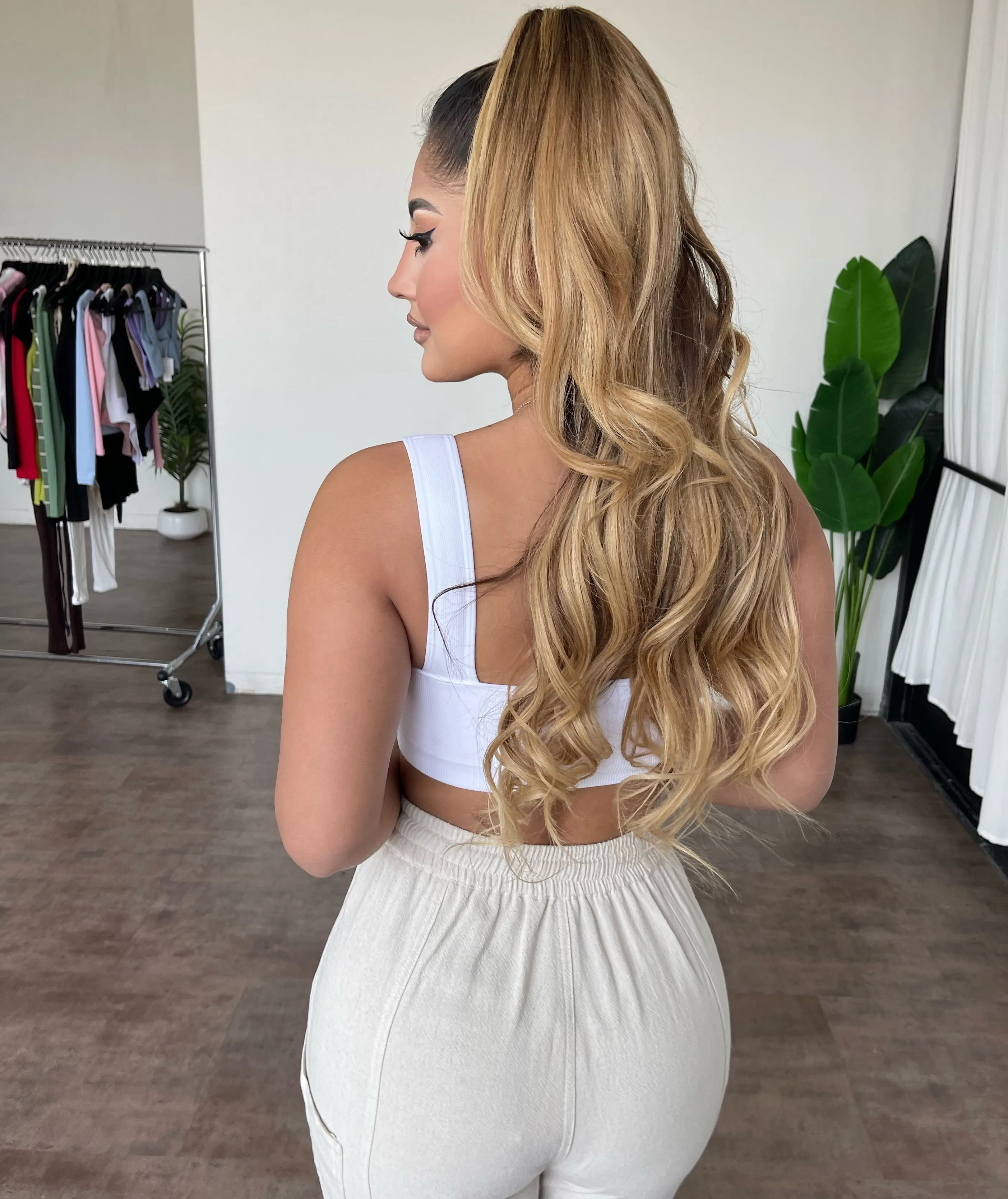 Heather Cropped Tank Top(White) sold by OOTDFash product image thumbnail 3