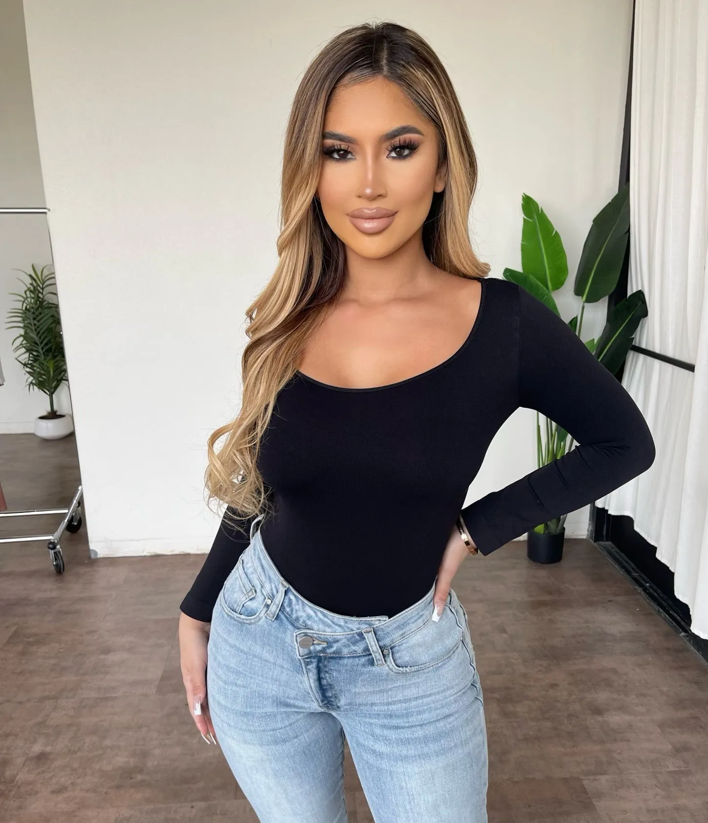 Isabella Top(Black) sold by OOTDFash