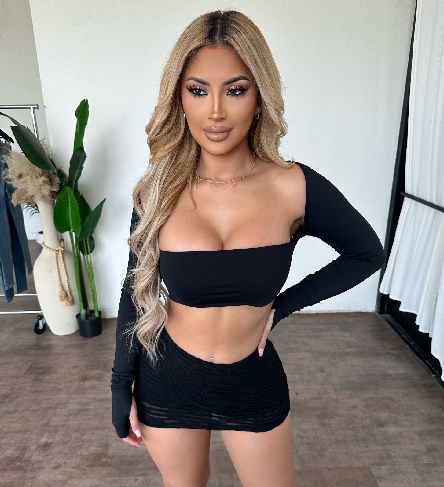 Ariyah Skirt (Black) sold by OOTDFash