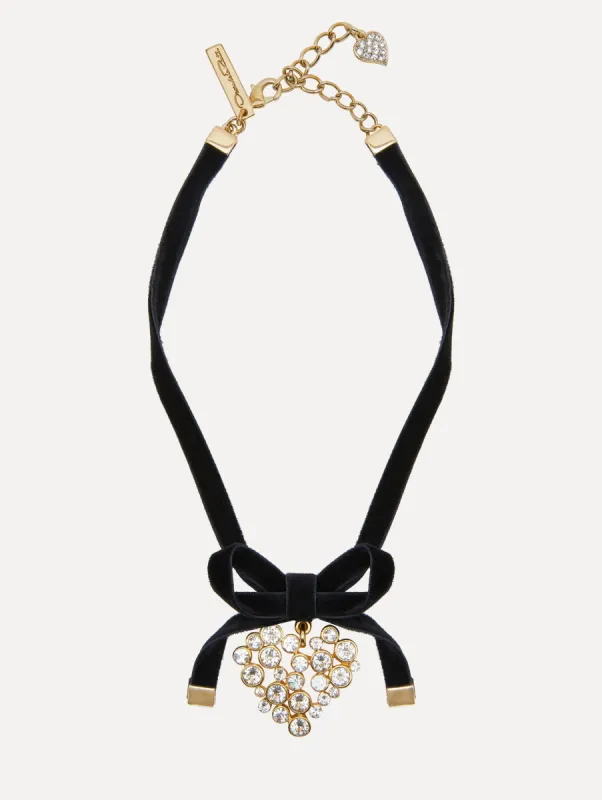 Heart Pendant Velvet Necklace sold by Oscar de la Renta