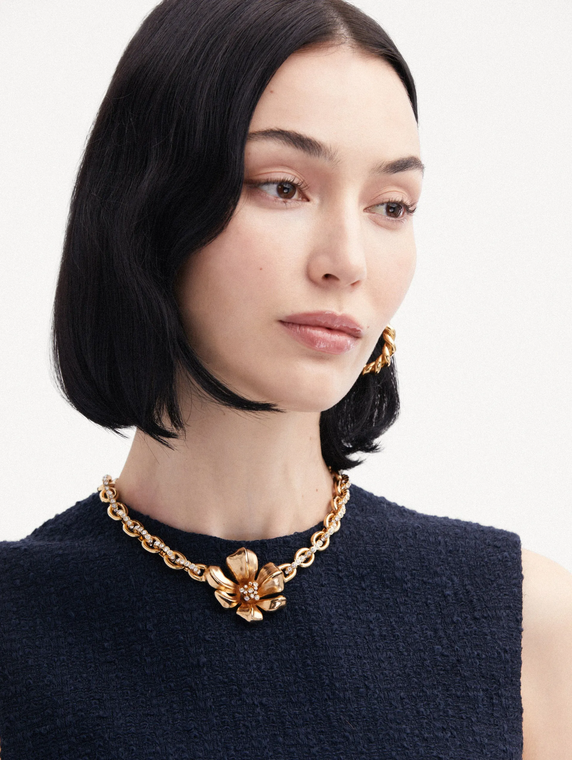 Flower Chain Link Necklace sold by Oscar de la Renta product image thumbnail 2