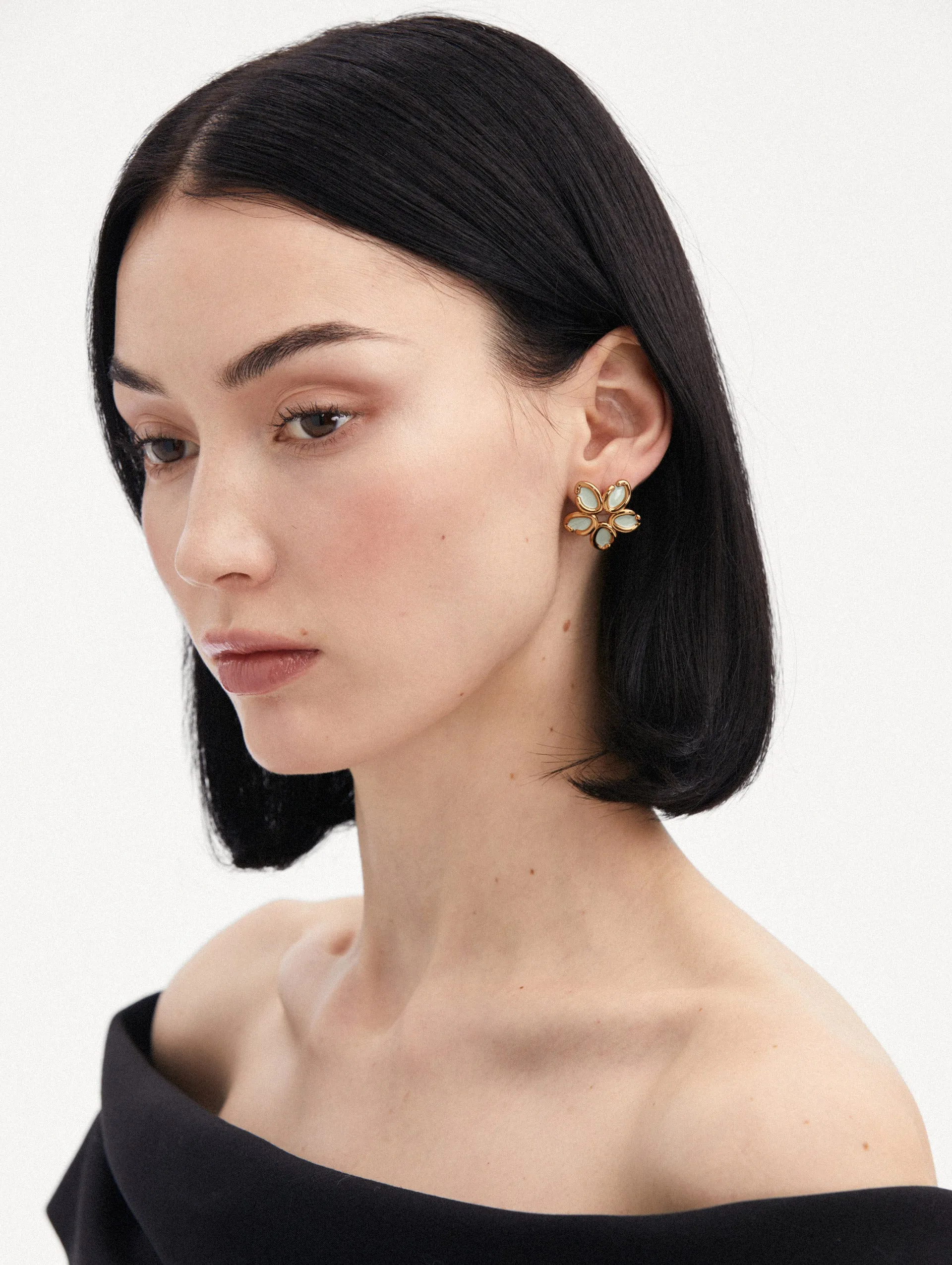 Enamel O Flower Earrings sold by Oscar de la Renta product image thumbnail 2