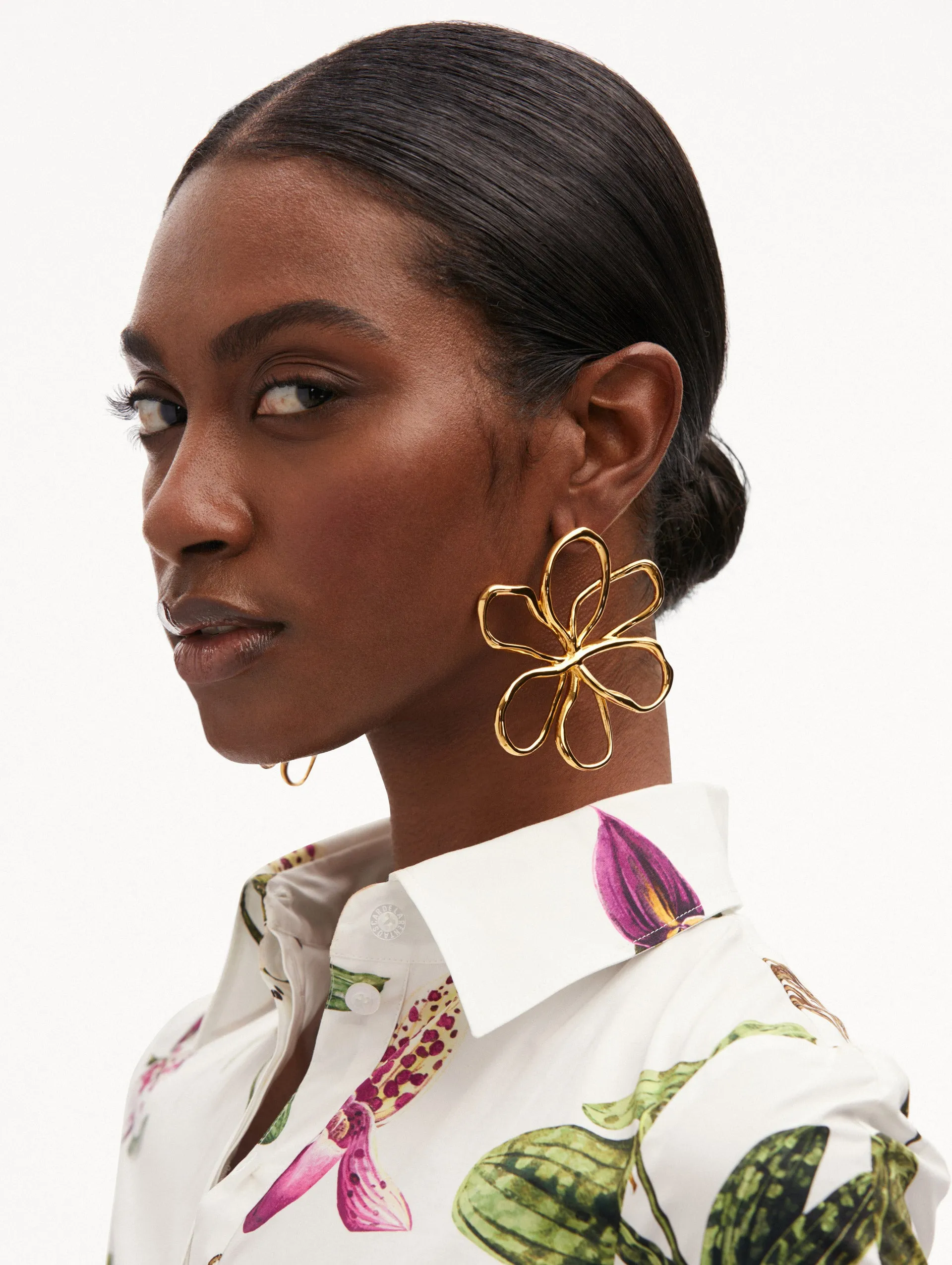Large Threaded Flower Earrings sold by Oscar de la Renta product image thumbnail 2