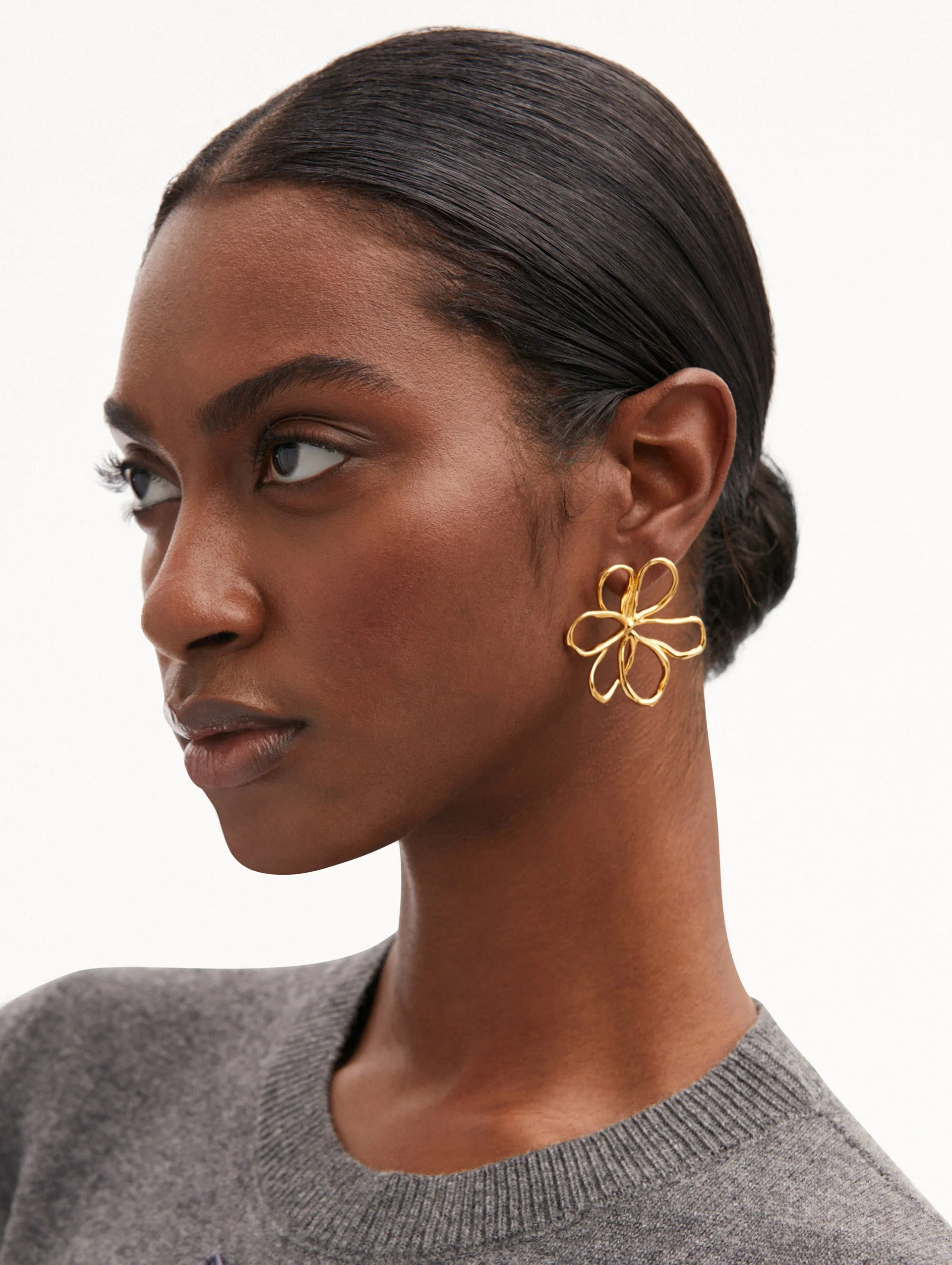 Small Threaded Flower Earrings sold by Oscar de la Renta product image thumbnail 2
