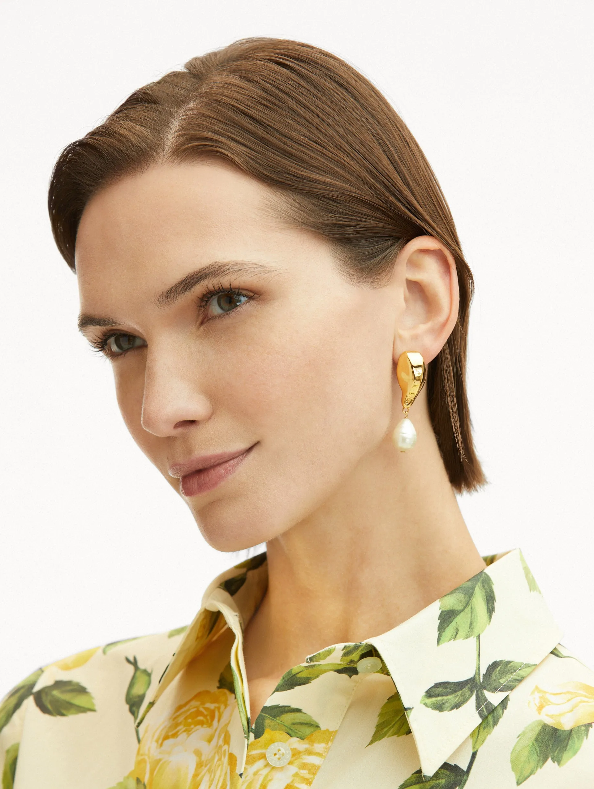 Baroque Pearl Drop Earrings sold by Oscar de la Renta product image thumbnail 2