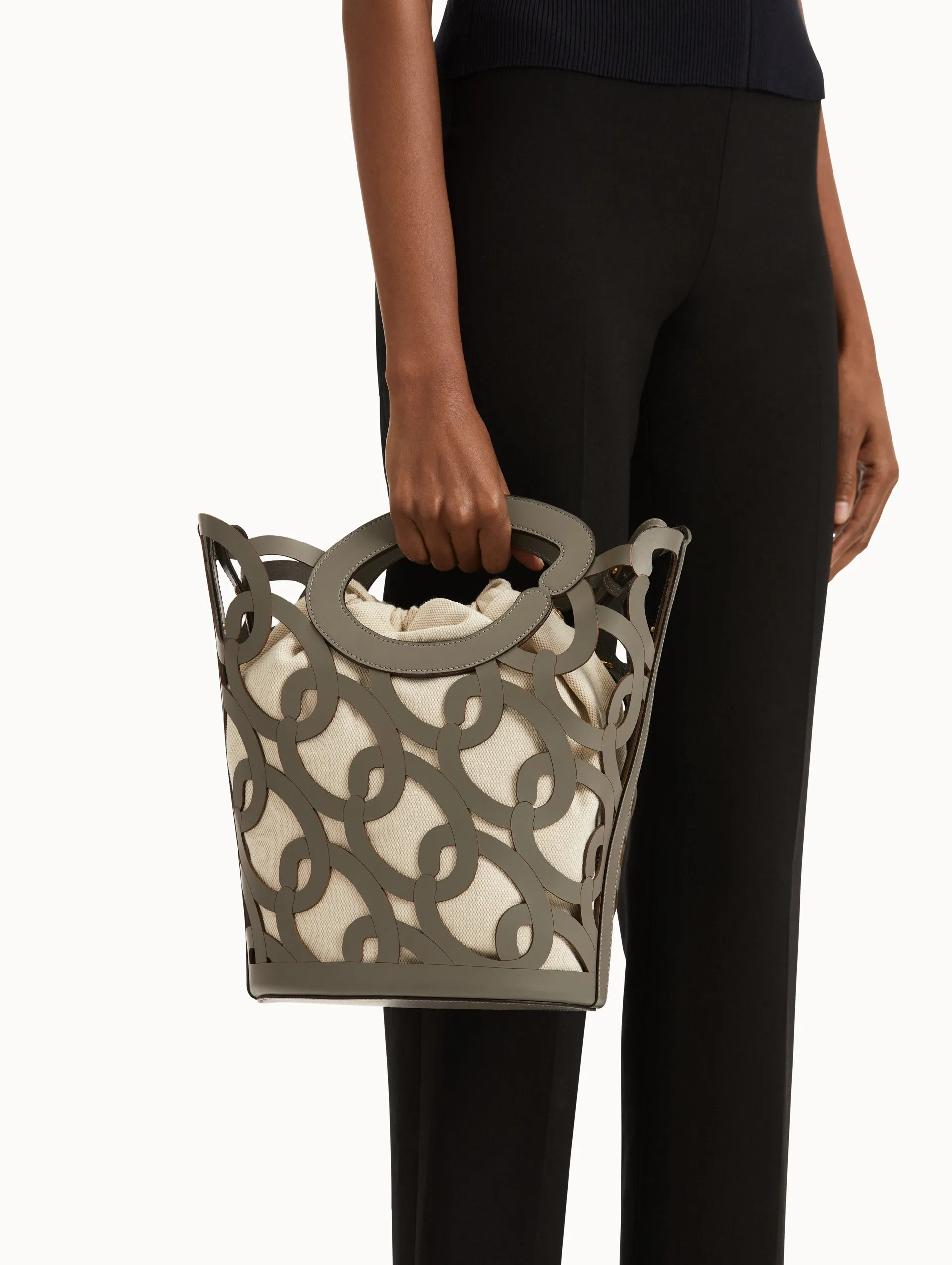 Oscar Chain-Link Leather Tote sold by Oscar de la Renta product image thumbnail 2