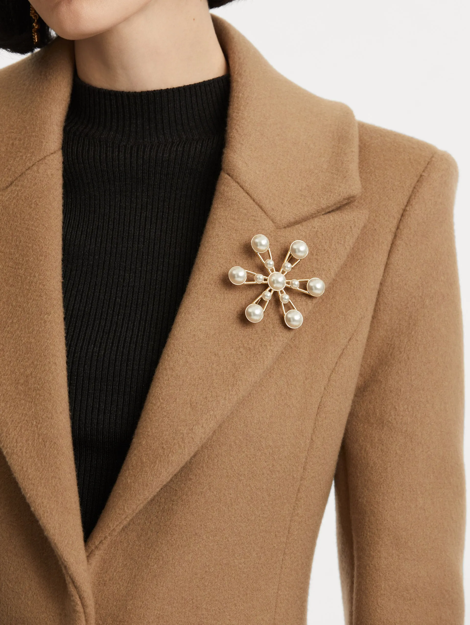 Geometric Pearl Flower Brooch sold by Oscar de la Renta product image thumbnail 2