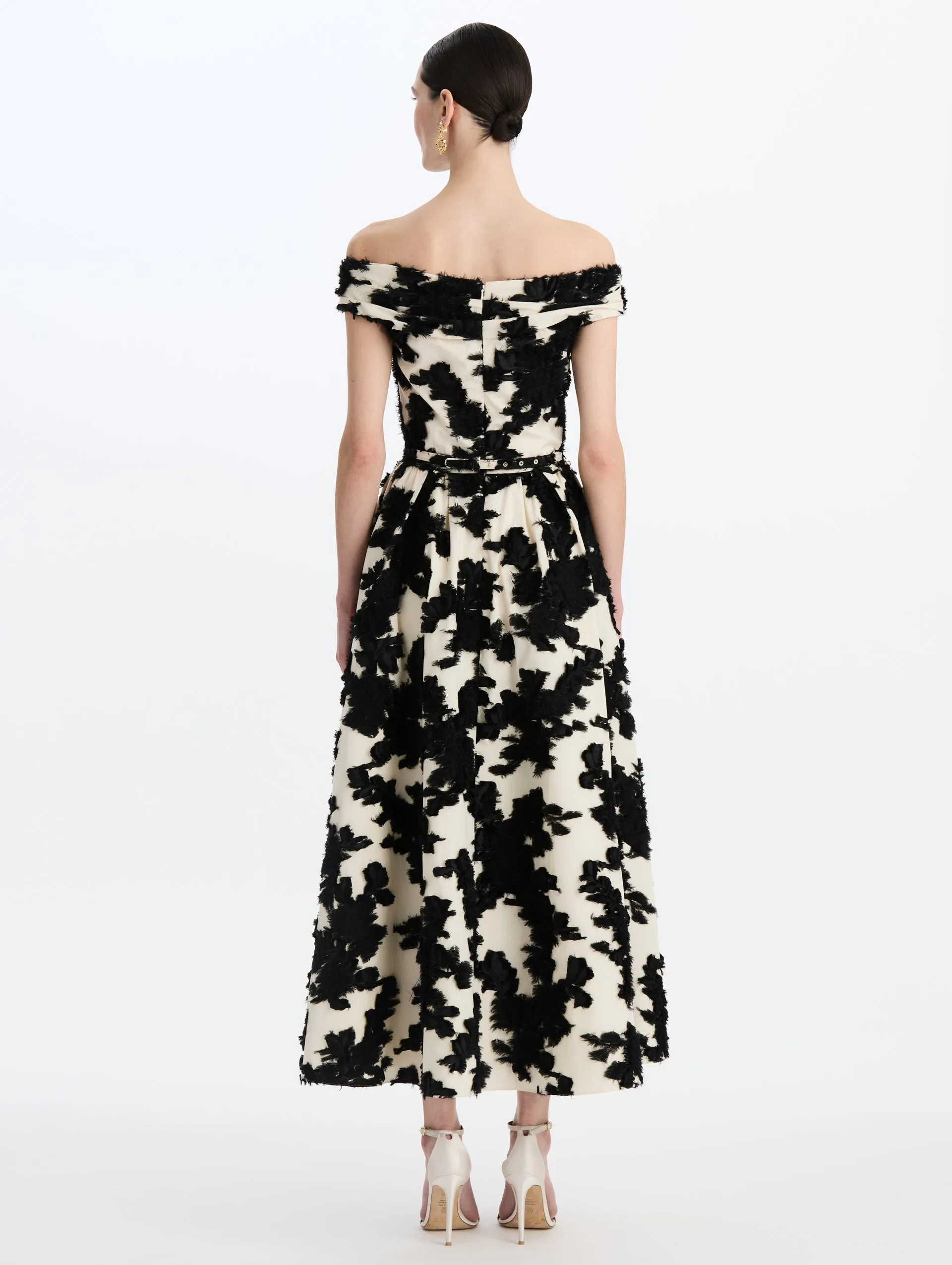 Abstract Fil Coupé Off-Shoulder Dress sold by Oscar de la Renta product image thumbnail 2