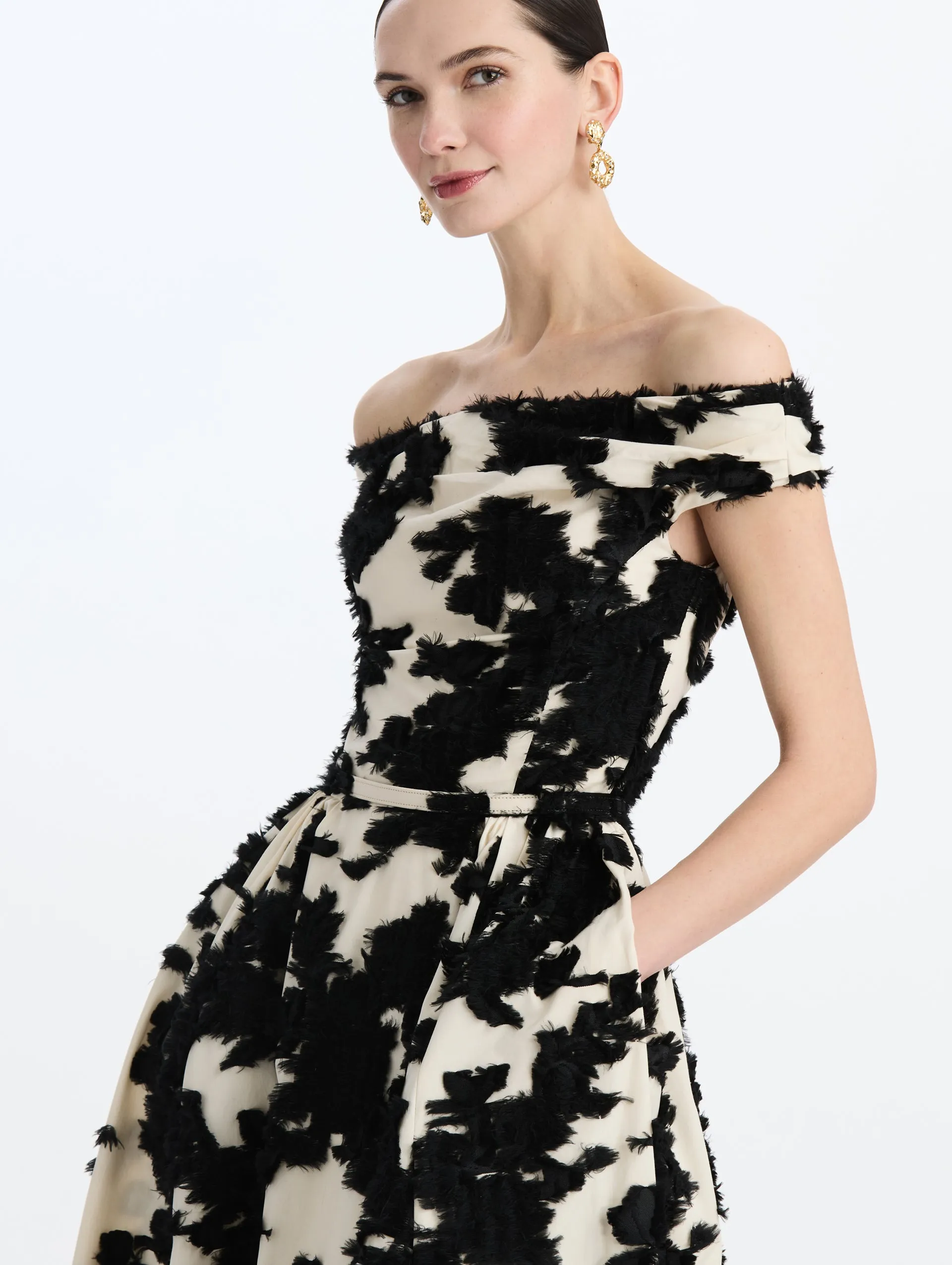 Abstract Fil Coupé Off-Shoulder Dress sold by Oscar de la Renta product image thumbnail 4