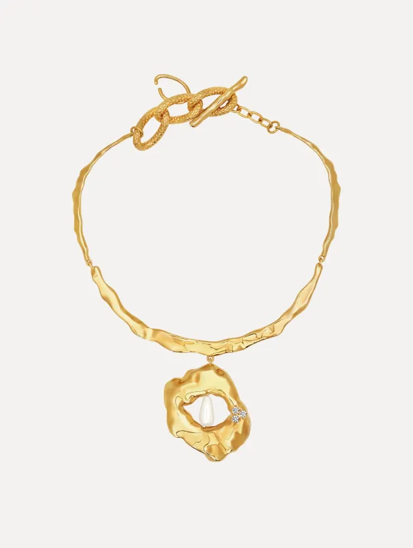 Hammered Pearl Pendant Necklace made by Oscar de la Renta
