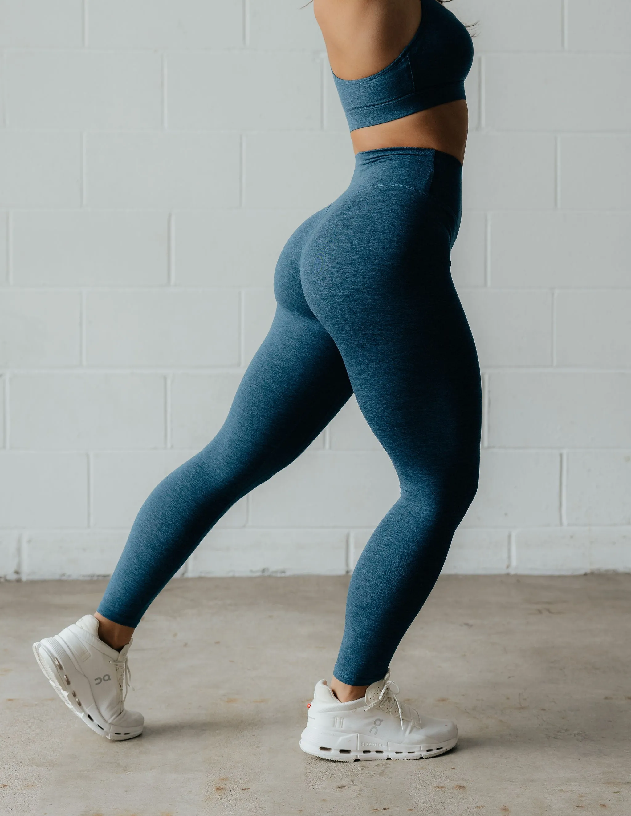 BAREPRO Classic Legging : 23" sold by P'tula product image thumbnail 3